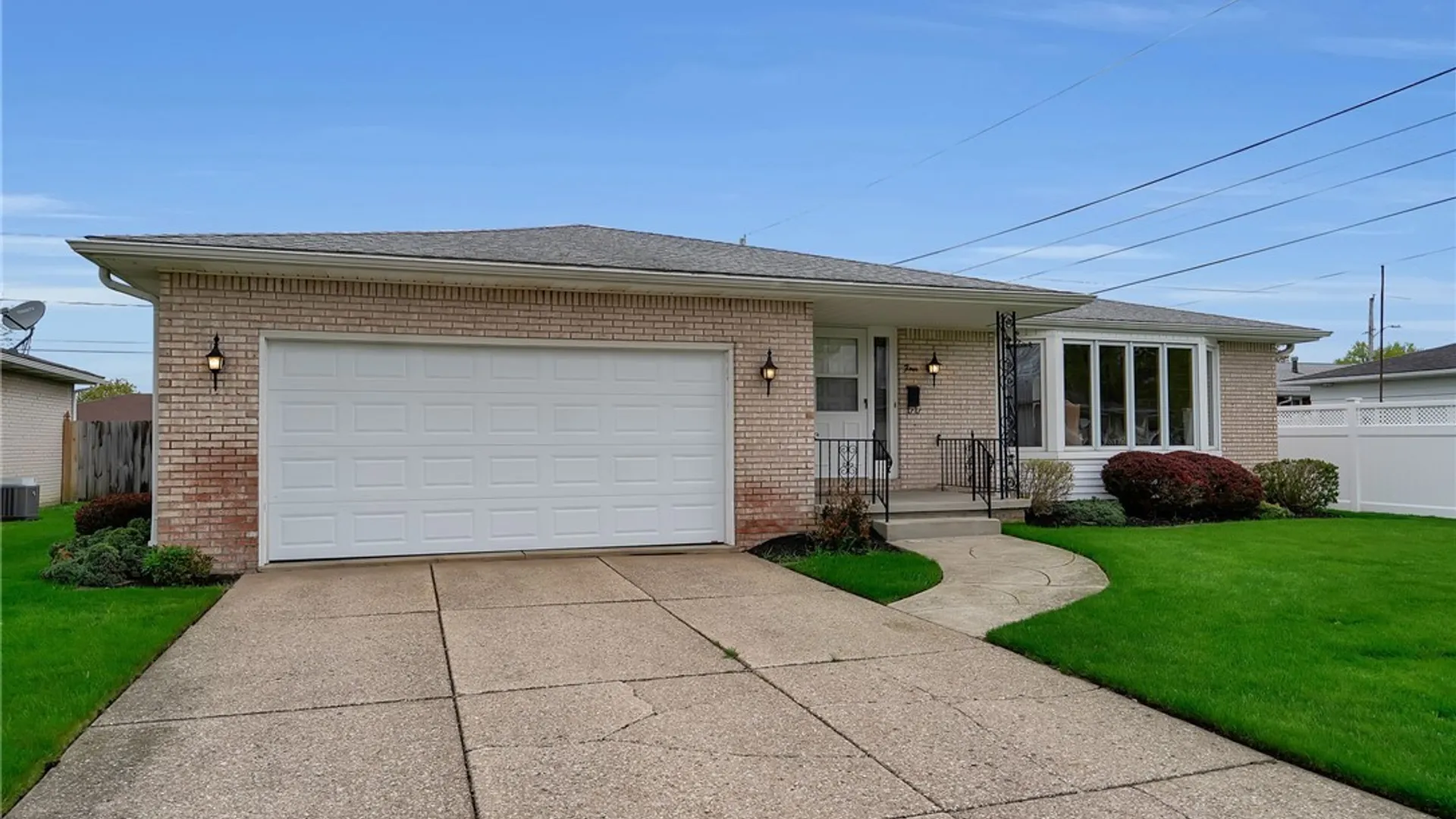 Property at 4 Village Lane, Cheektowaga, NY 14212 42