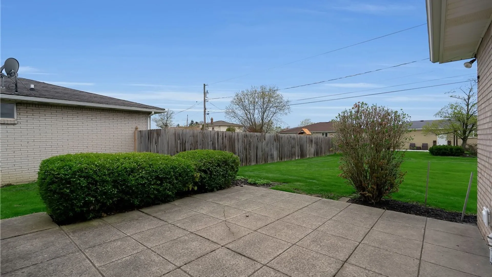 Property at 4 Village Lane, Cheektowaga, NY 14212 43