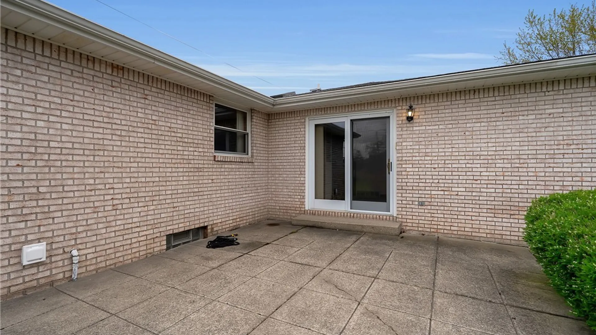 Property at 4 Village Lane, Cheektowaga, NY 14212 44