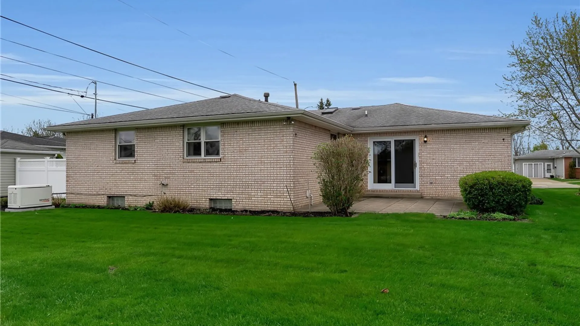 Property at 4 Village Lane, Cheektowaga, NY 14212 46