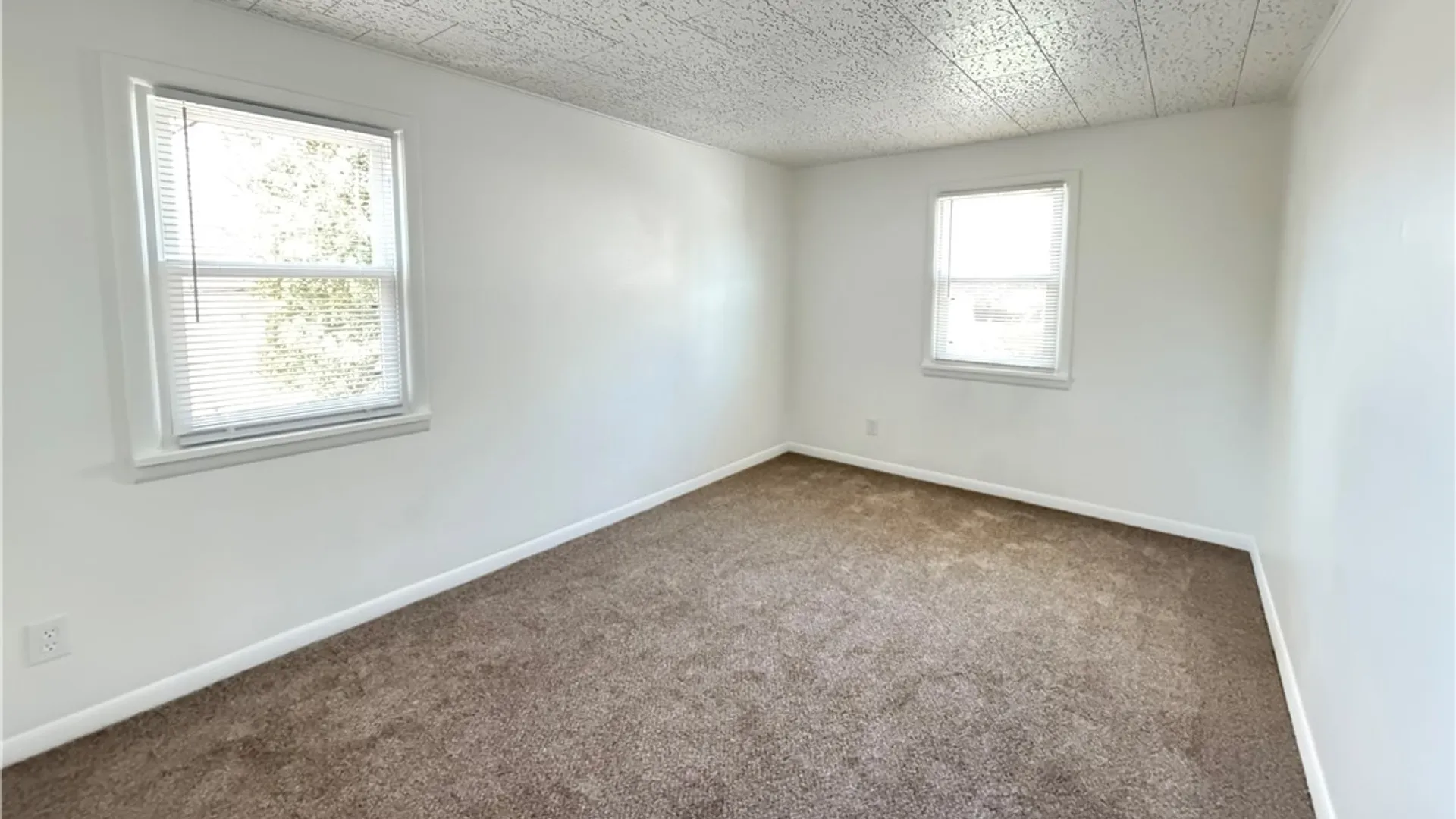 Property at 47 Woodside Lane, Greece, NY 14616 16