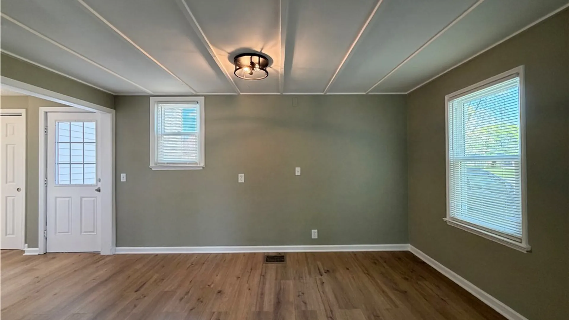 Property at 47 Woodside Lane, Greece, NY 14616 8