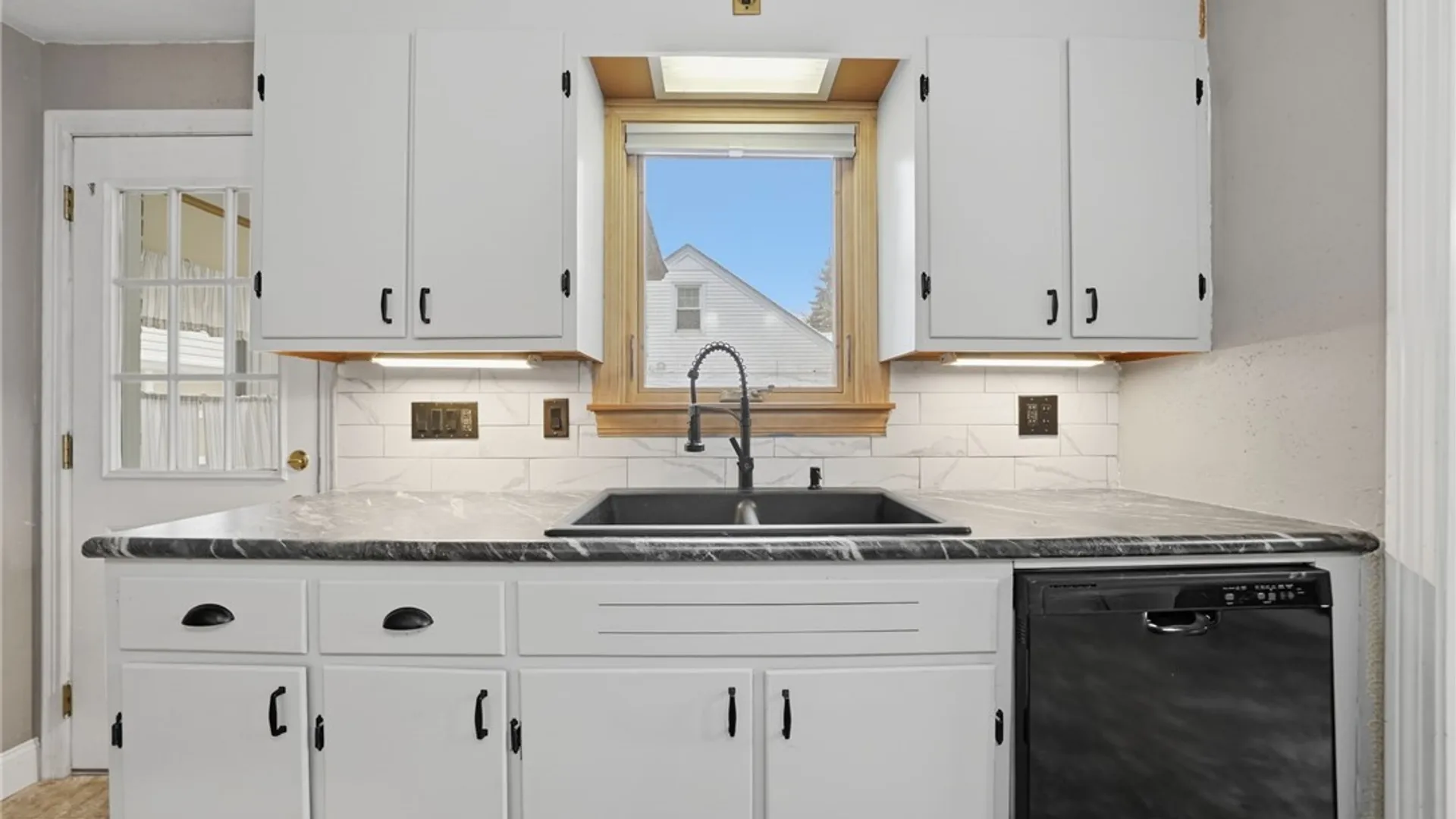 Property at 114 Westcliff Drive, West Seneca, NY 14224 3