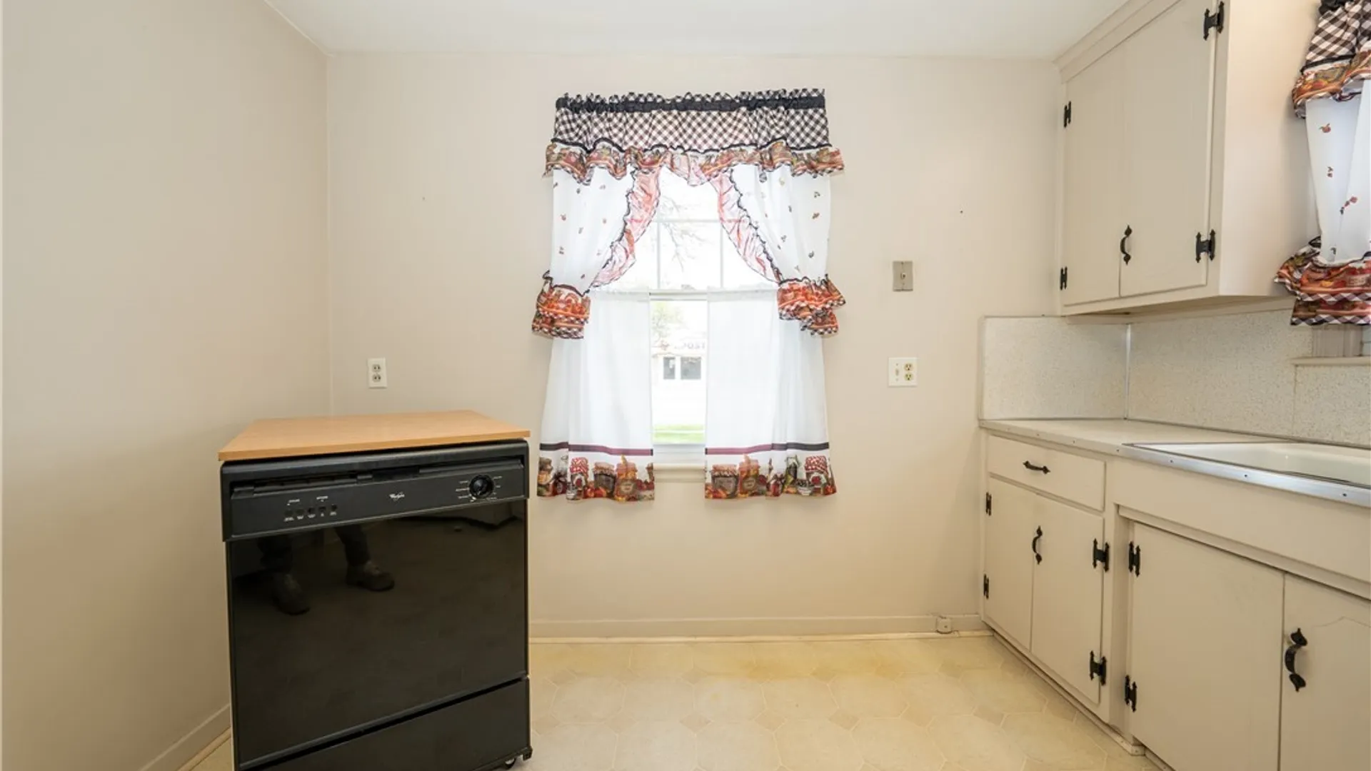 Property at 435 Niagara Falls Boulevard, Amherst, NY 14226 12