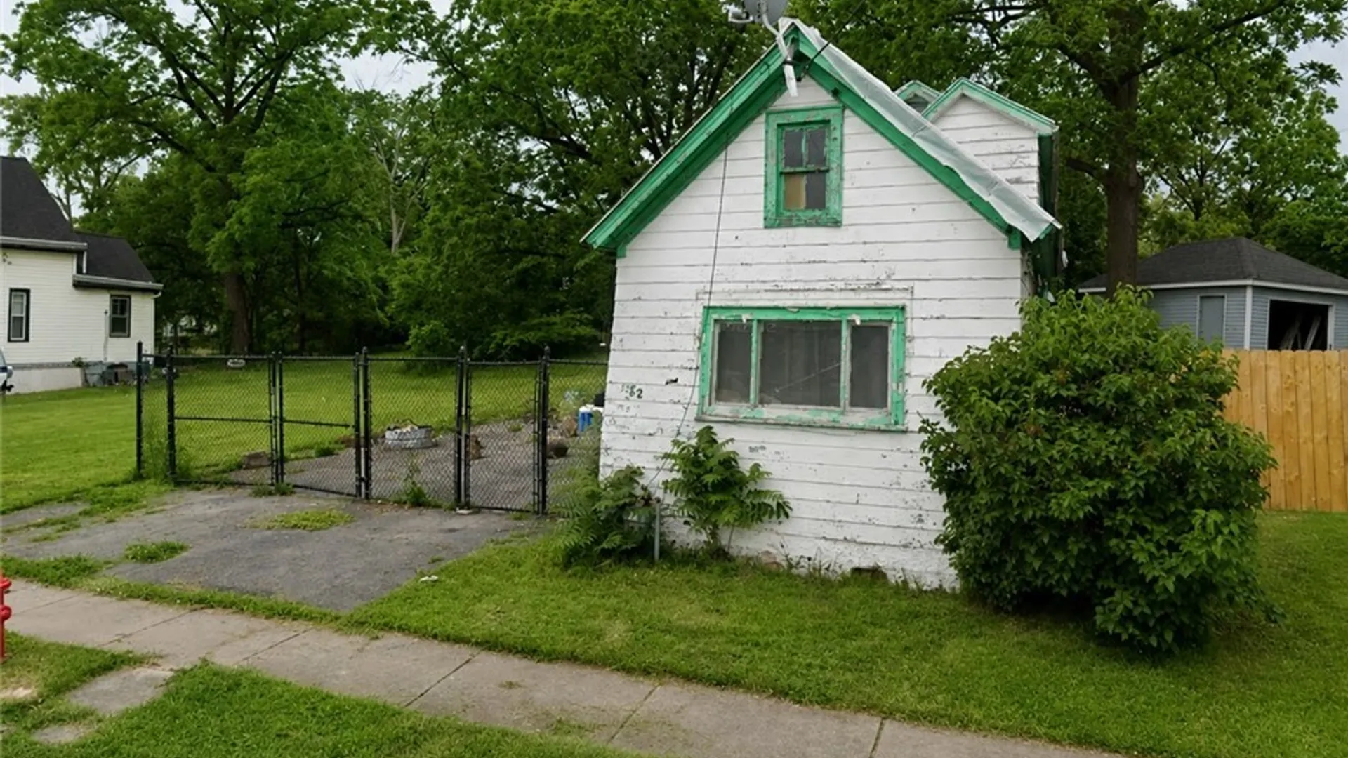 Property at 352 Fox Street, Buffalo, NY 14211 2
