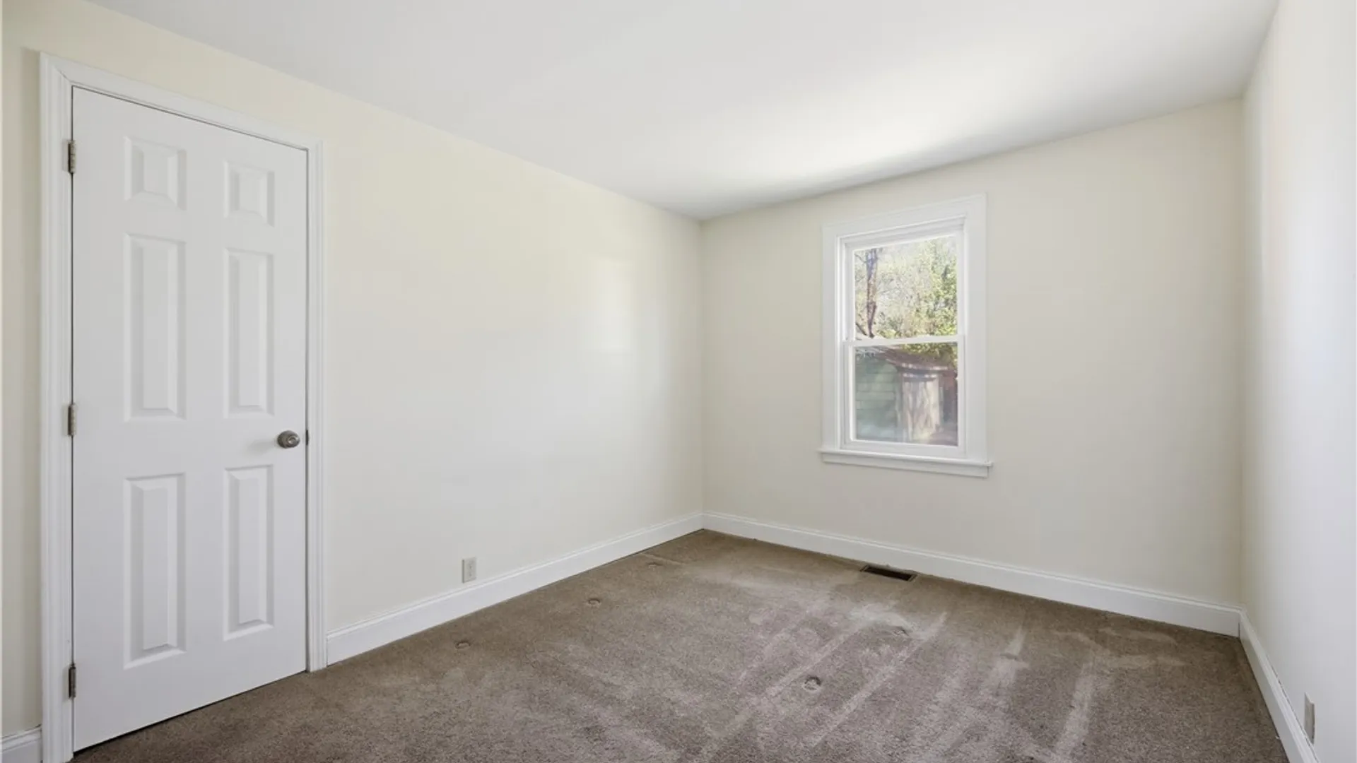 Property at 6178 Mckinley Parkway, Hamburg, NY 14075 17