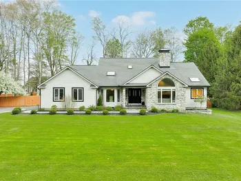 Property at 17 Crossbow Drive, Penfield, NY 14526