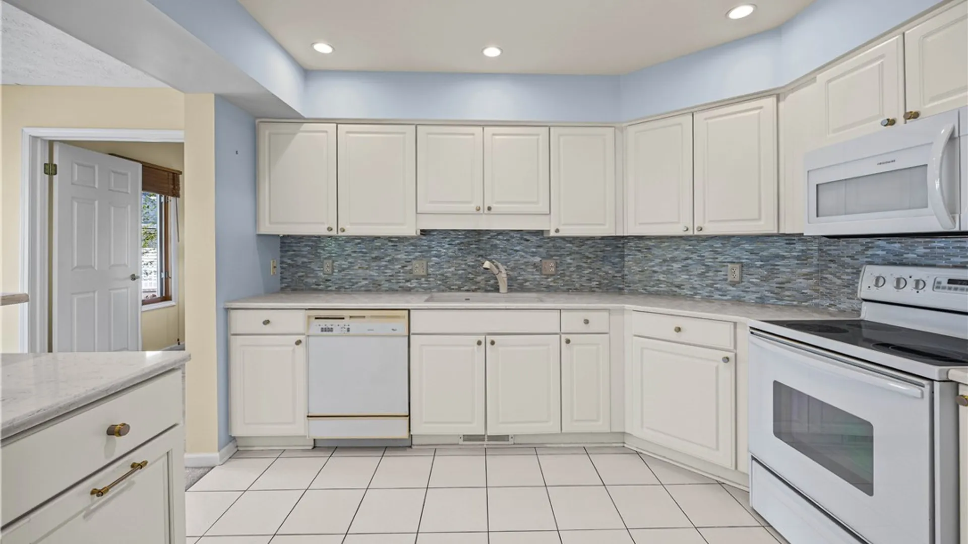 Property at 15 Legacy Oak Trail, Henrietta, NY 14534 10