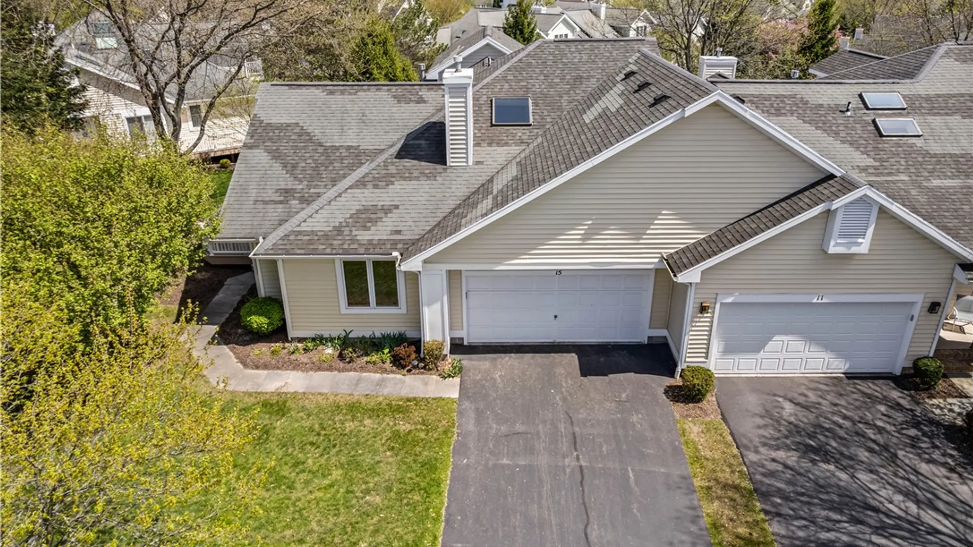 Property at 15 Legacy Oak Trail, Henrietta, NY 14534 2