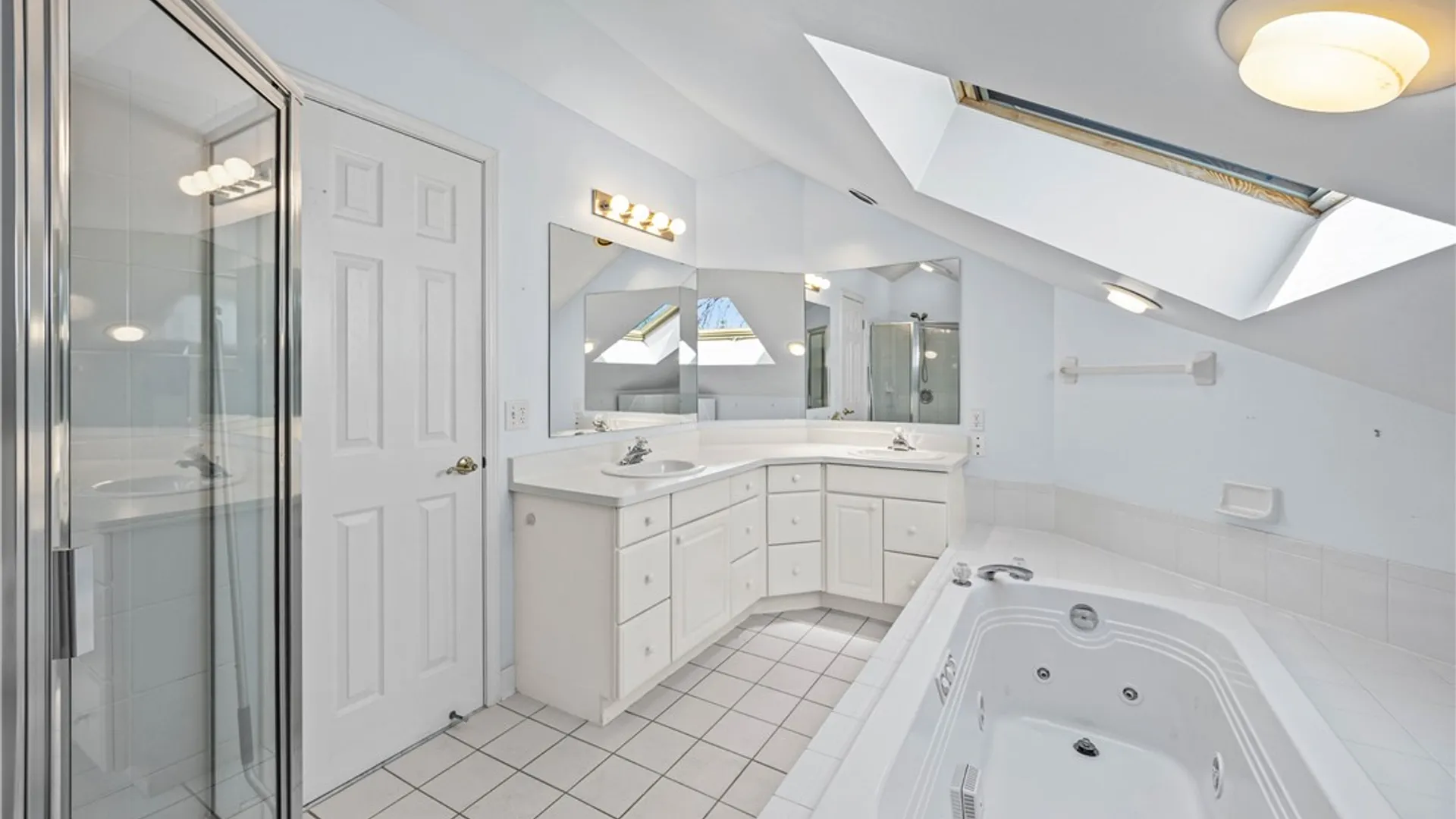 Property at 15 Legacy Oak Trail, Henrietta, NY 14534 24