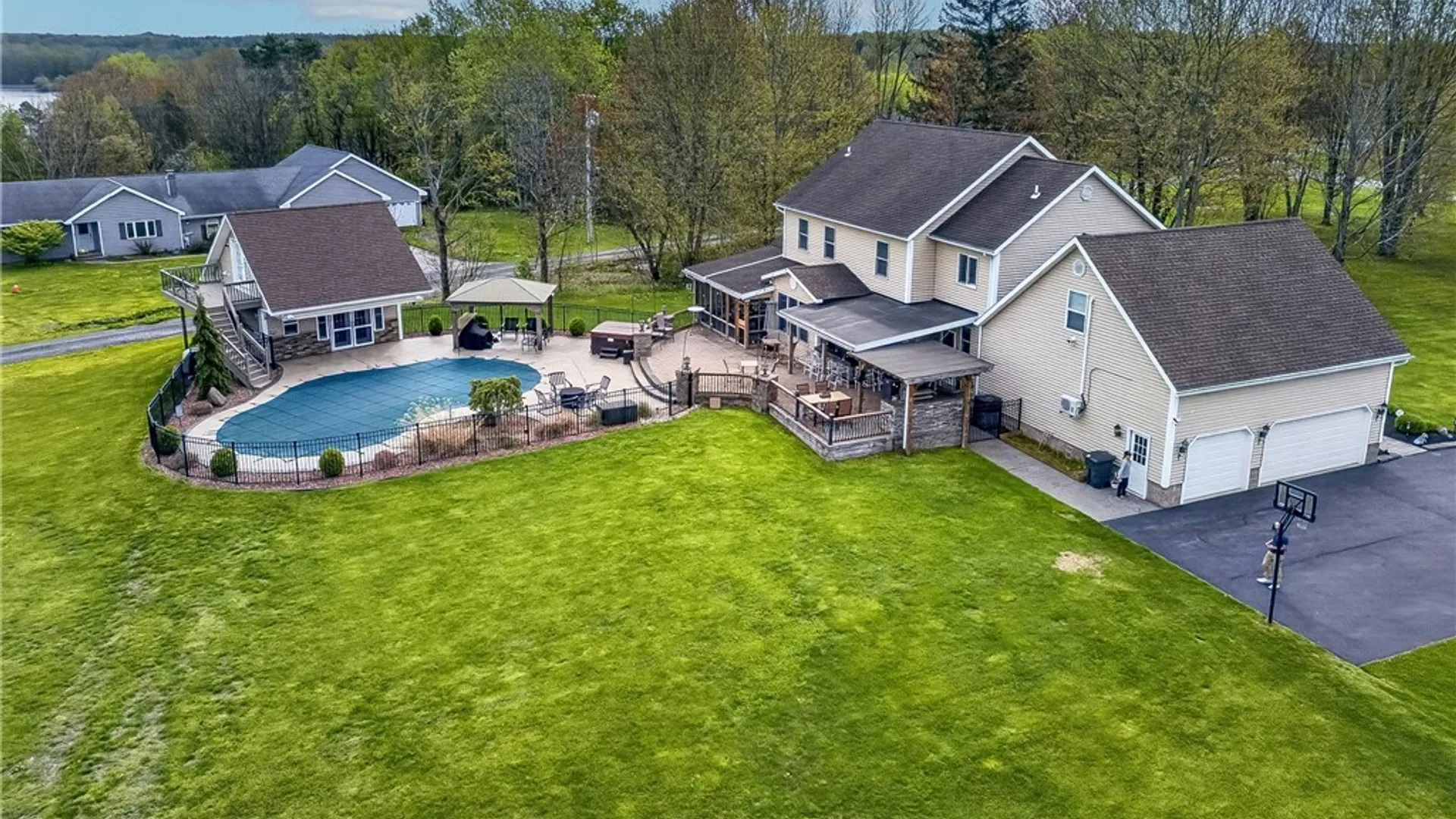 Property at 12 Wilbur Dr, Granby, NY 13069 4