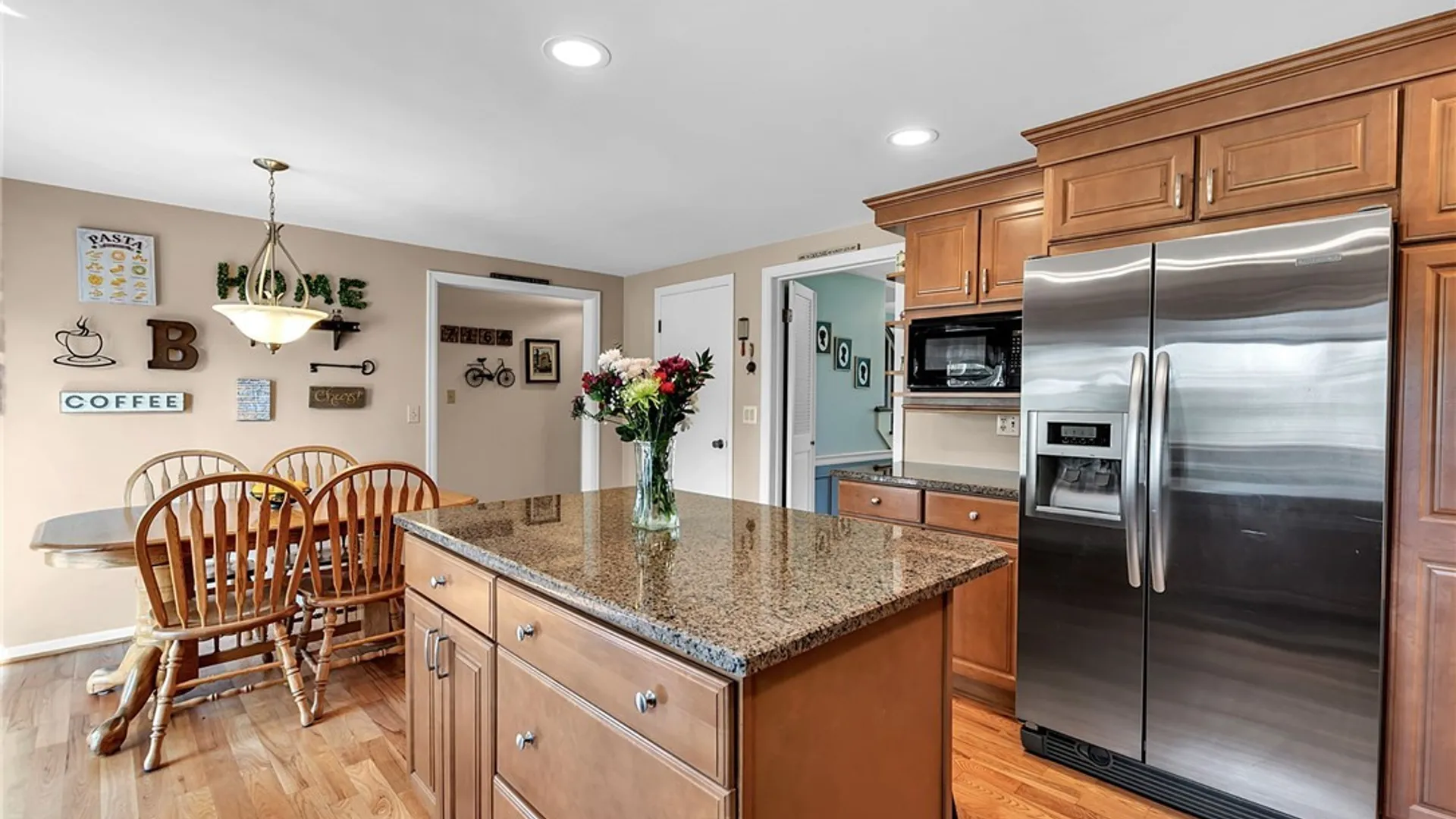 Property at 27 Cheshire Lane, Amherst, NY 14051 10