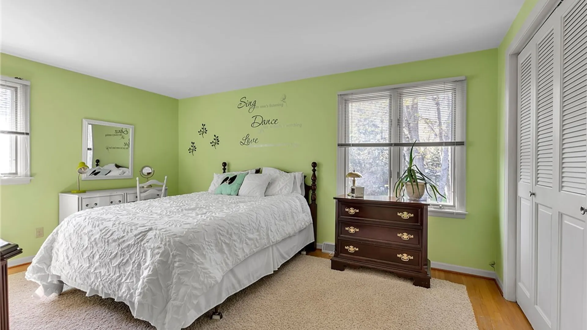 Property at 27 Cheshire Lane, Amherst, NY 14051 35