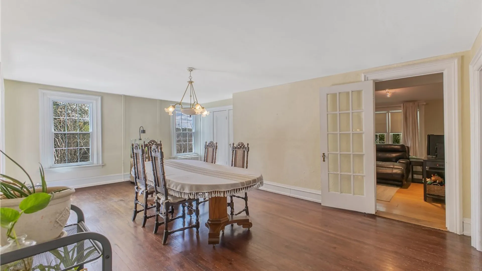 Property at 4 Lynacres Boulevard, DeWitt, NY 13066 13