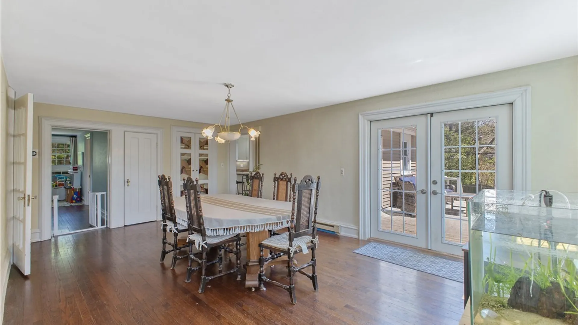 Property at 4 Lynacres Boulevard, DeWitt, NY 13066 14