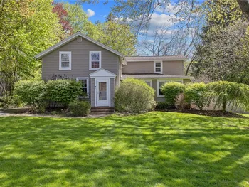 Property at 4 Lynacres Boulevard, DeWitt, NY 13066