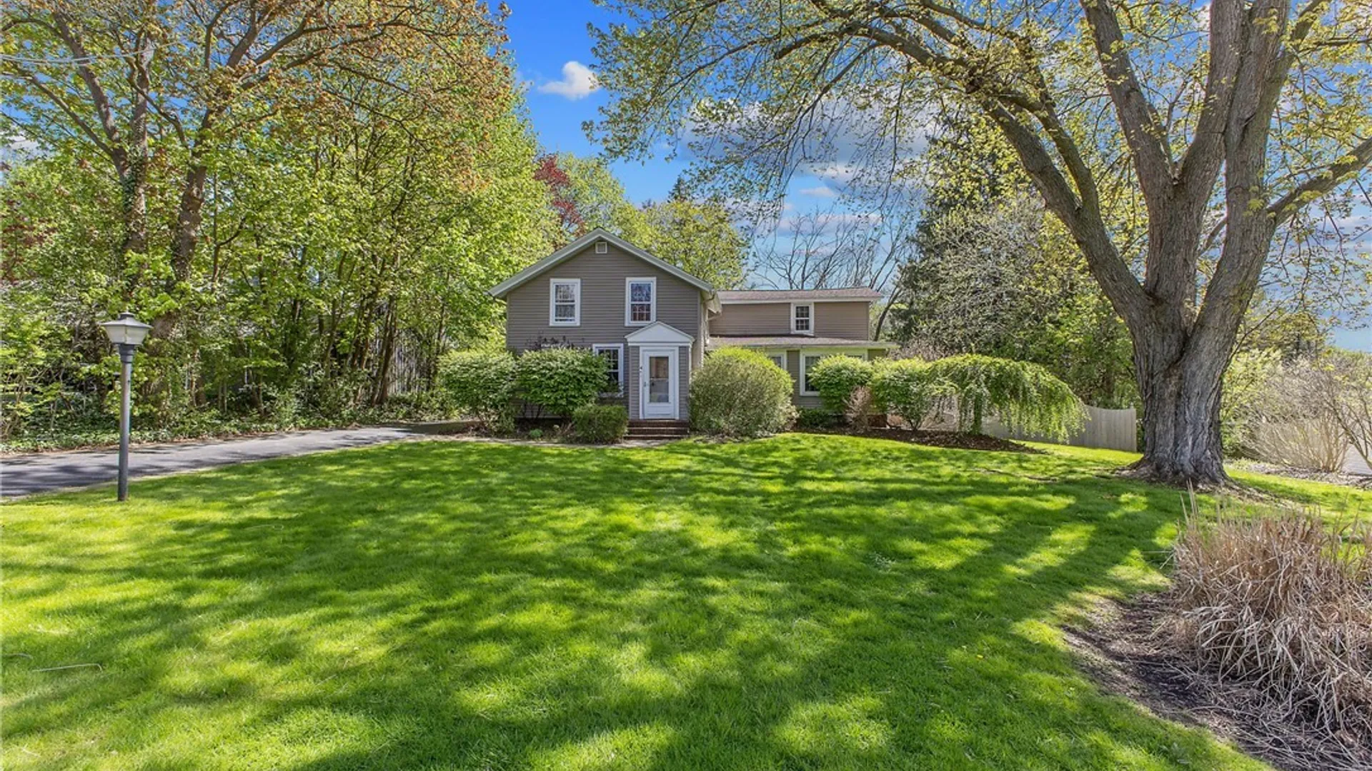Property at 4 Lynacres Boulevard, DeWitt, NY 13066 2
