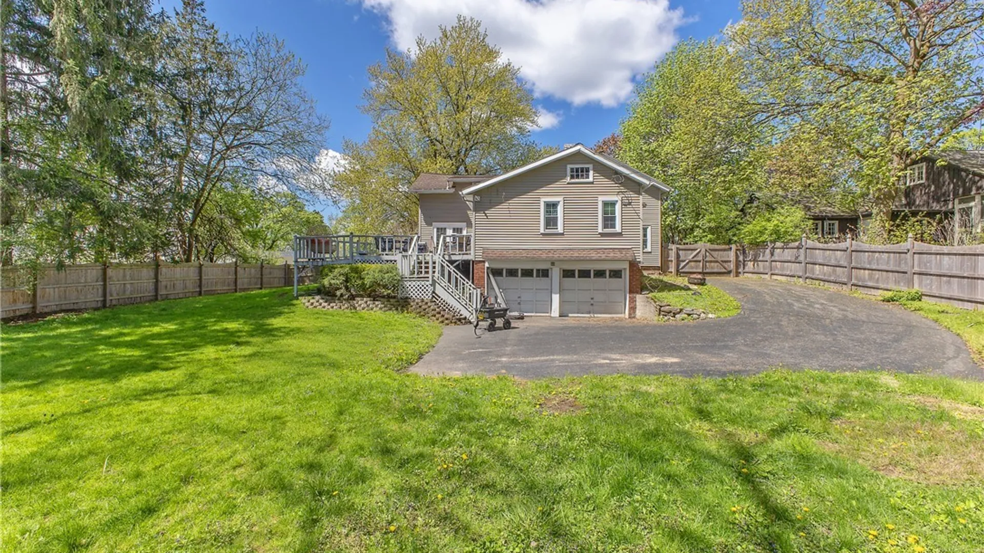 Property at 4 Lynacres Boulevard, DeWitt, NY 13066 38