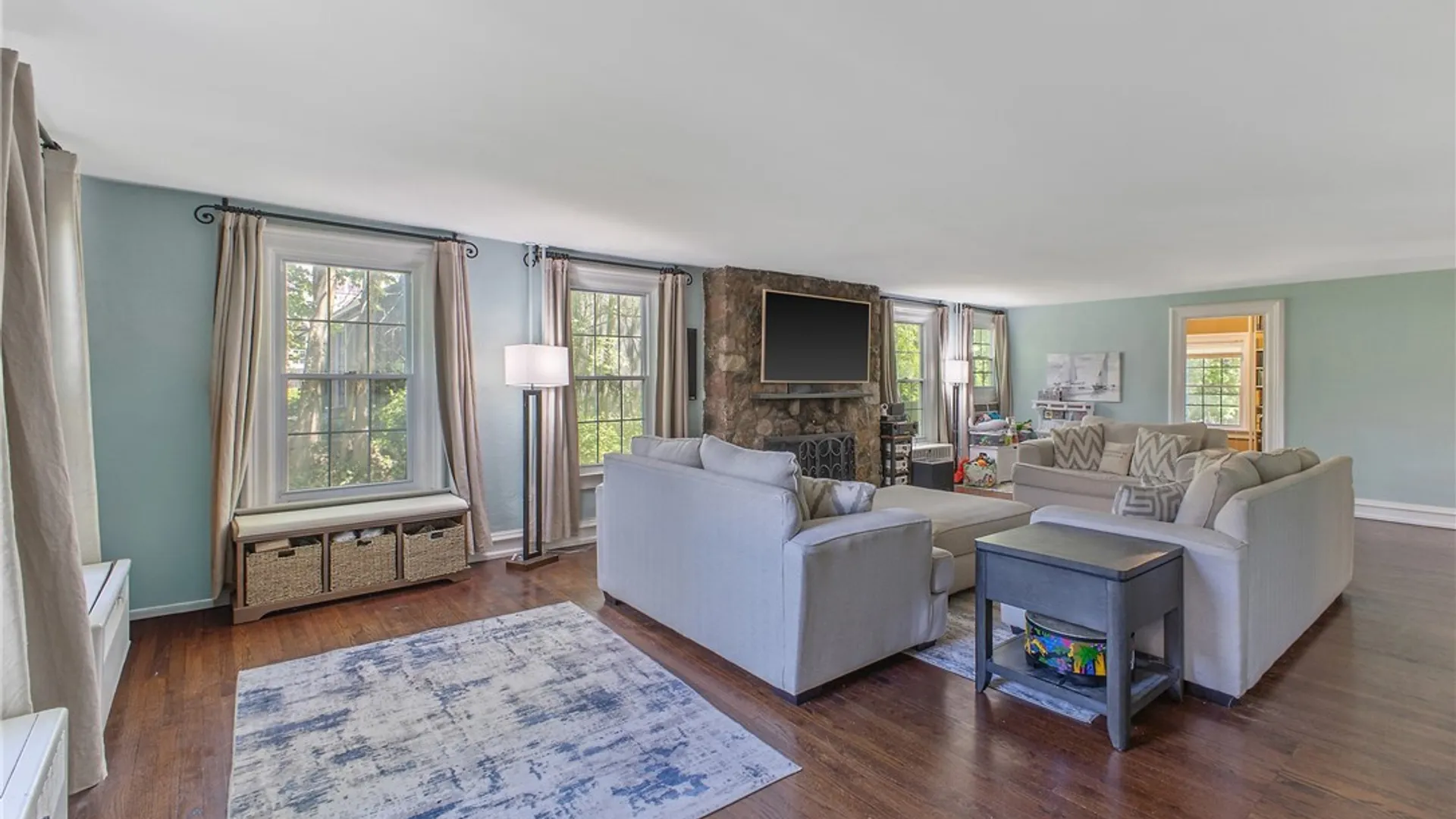 Property at 4 Lynacres Boulevard, DeWitt, NY 13066 4