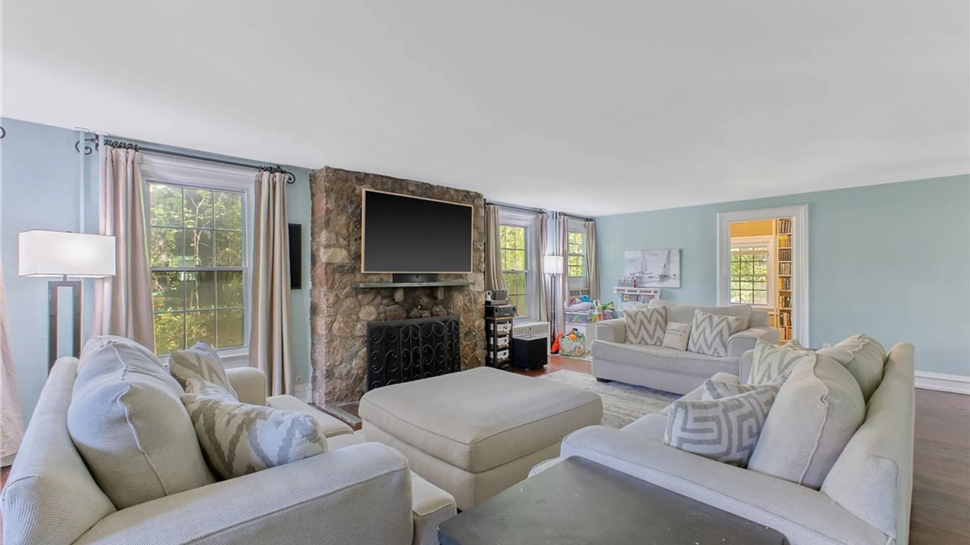Property at 4 Lynacres Boulevard, DeWitt, NY 13066 8