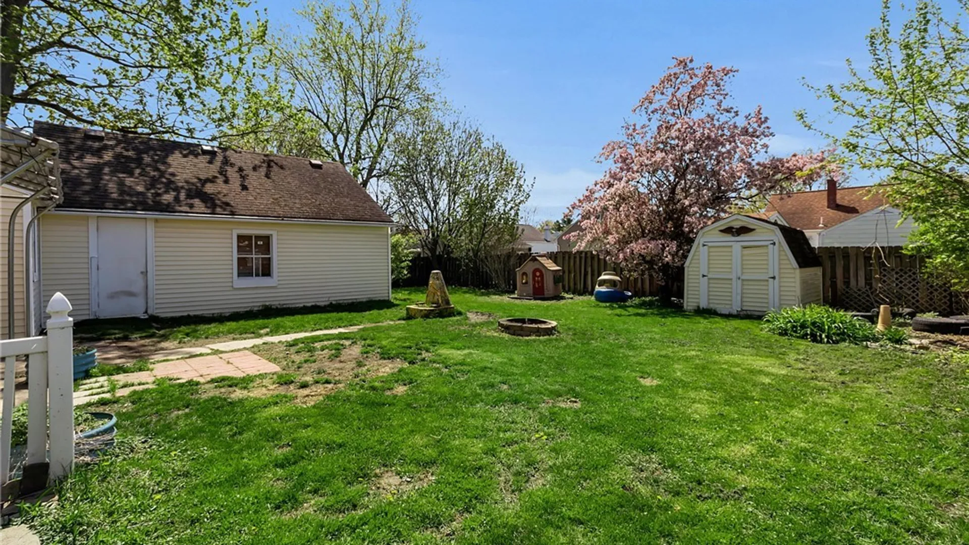 Property at 314 Ellington Street, Cheektowaga, NY 14043 45
