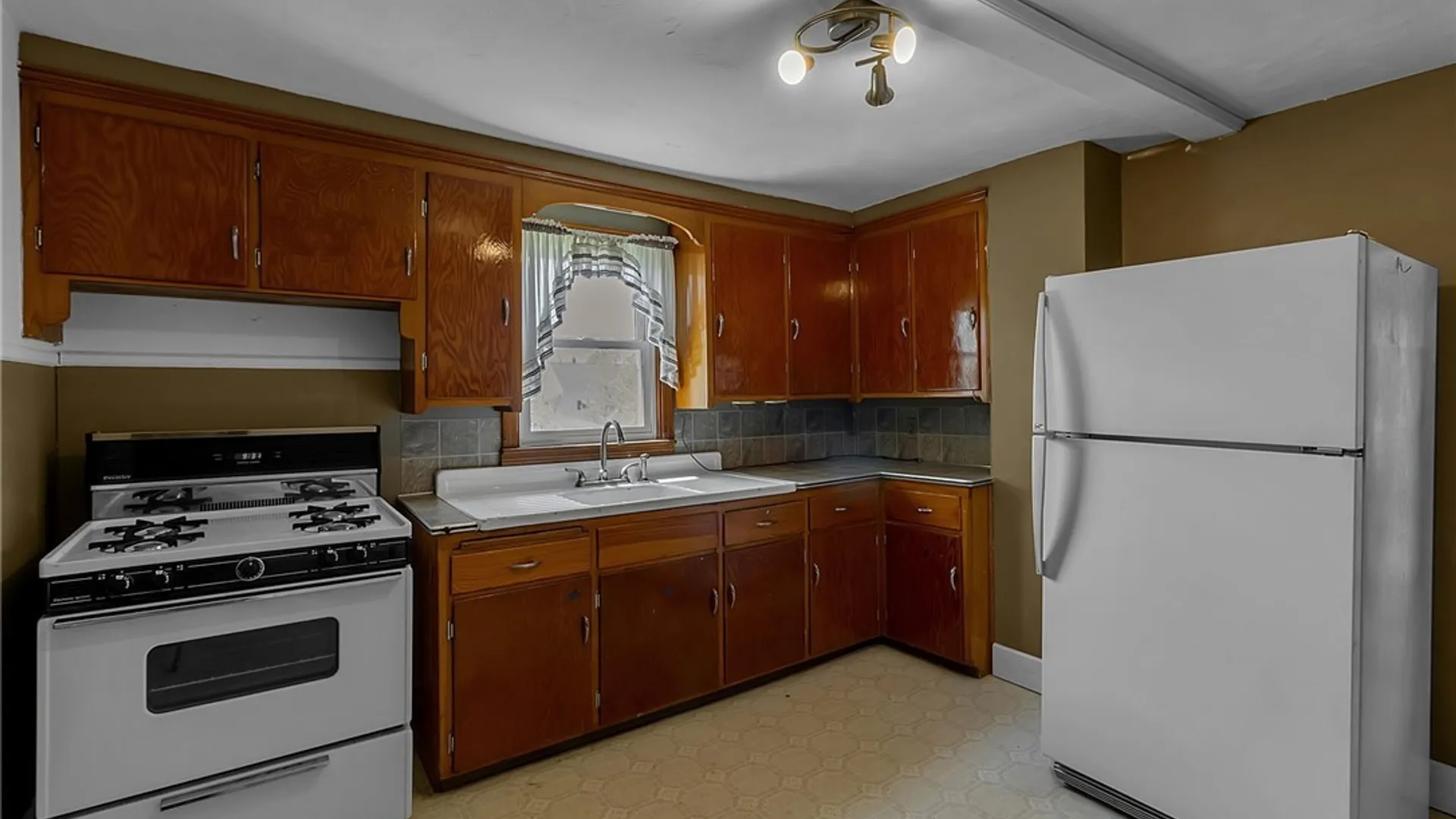 Property at 314 Ellington Street, Cheektowaga, NY 14043 25