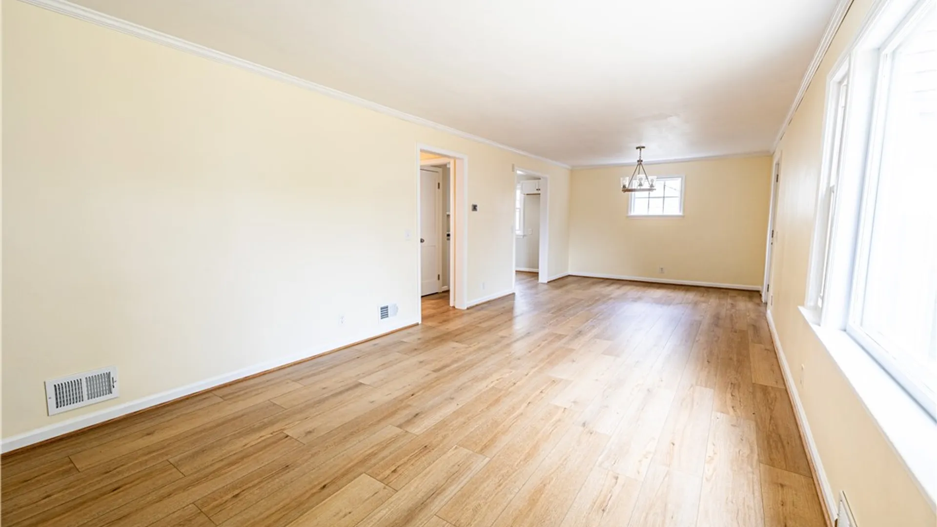 Property at 100 Biltmore Drive, Irondequoit, NY 14617 4