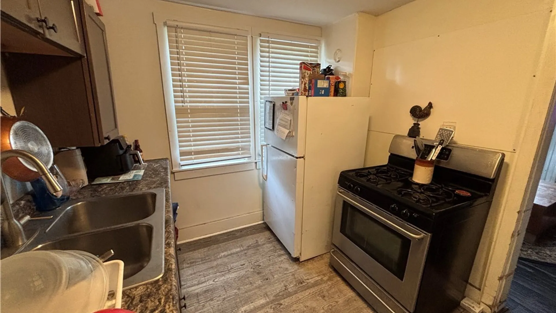 Property at 102 Woodbury Avenue, Salina, NY 13206 5