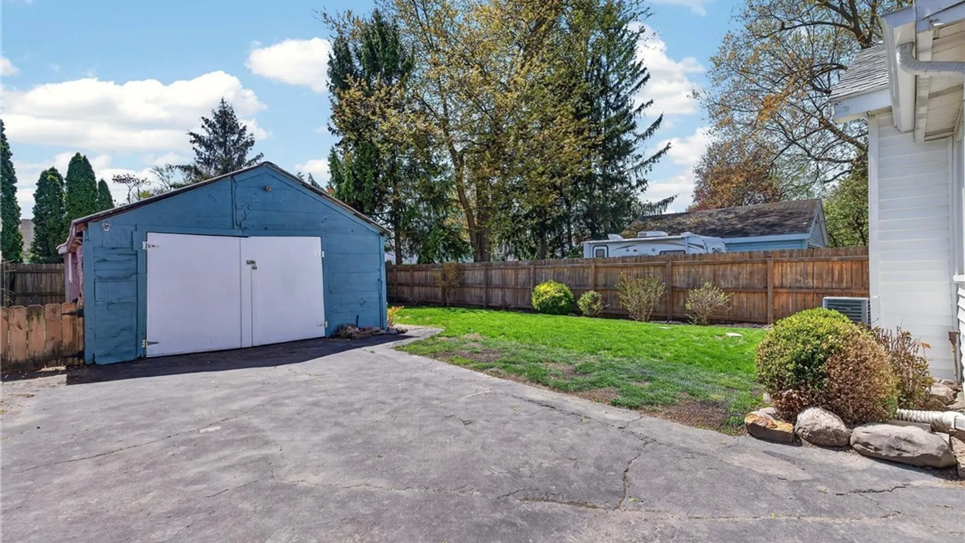 Property at 761 Lee Avenue, North Tonawanda, NY 14120 25