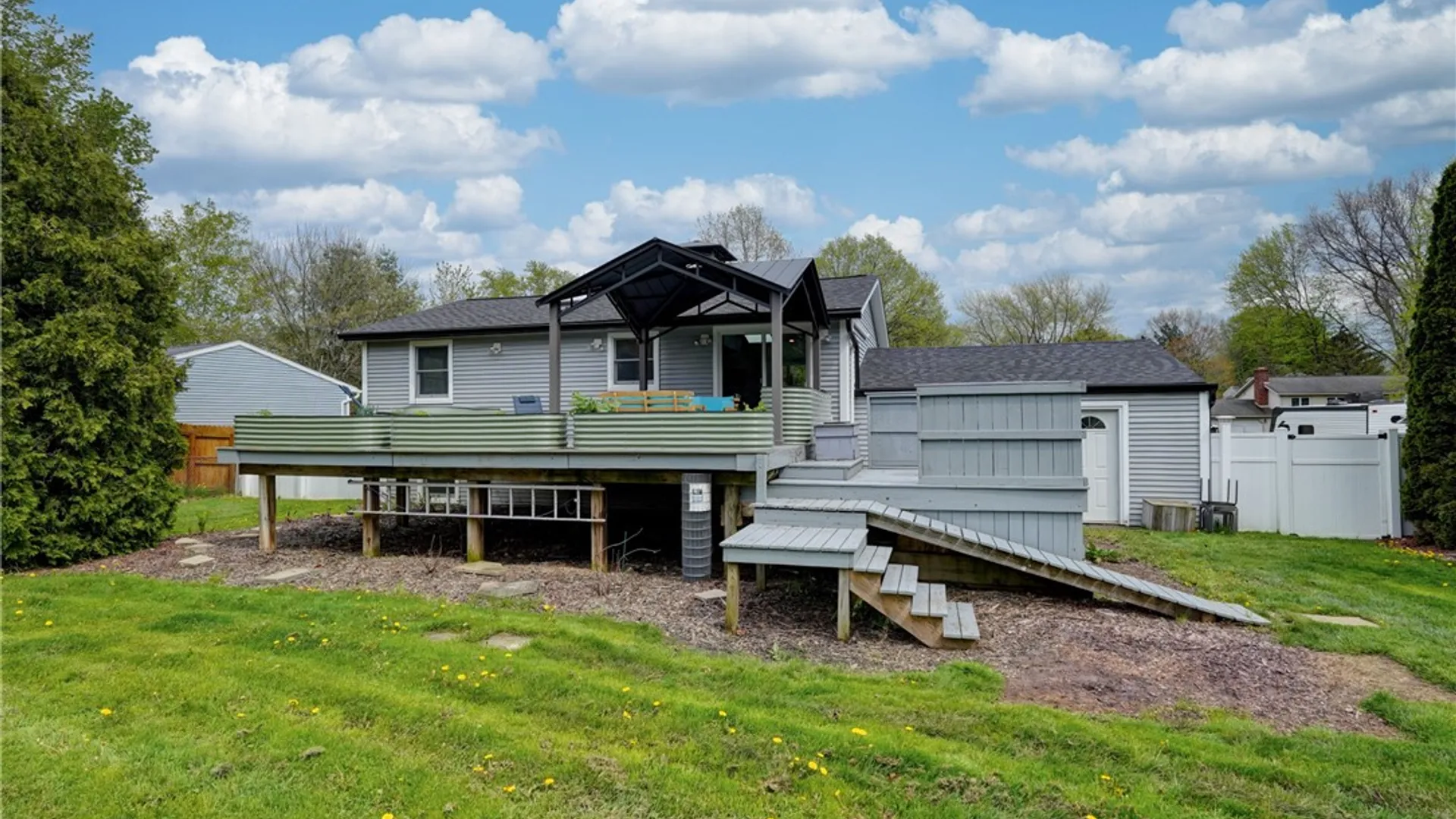Property at 19 Longhorn Drive, Henrietta, NY 14586 27