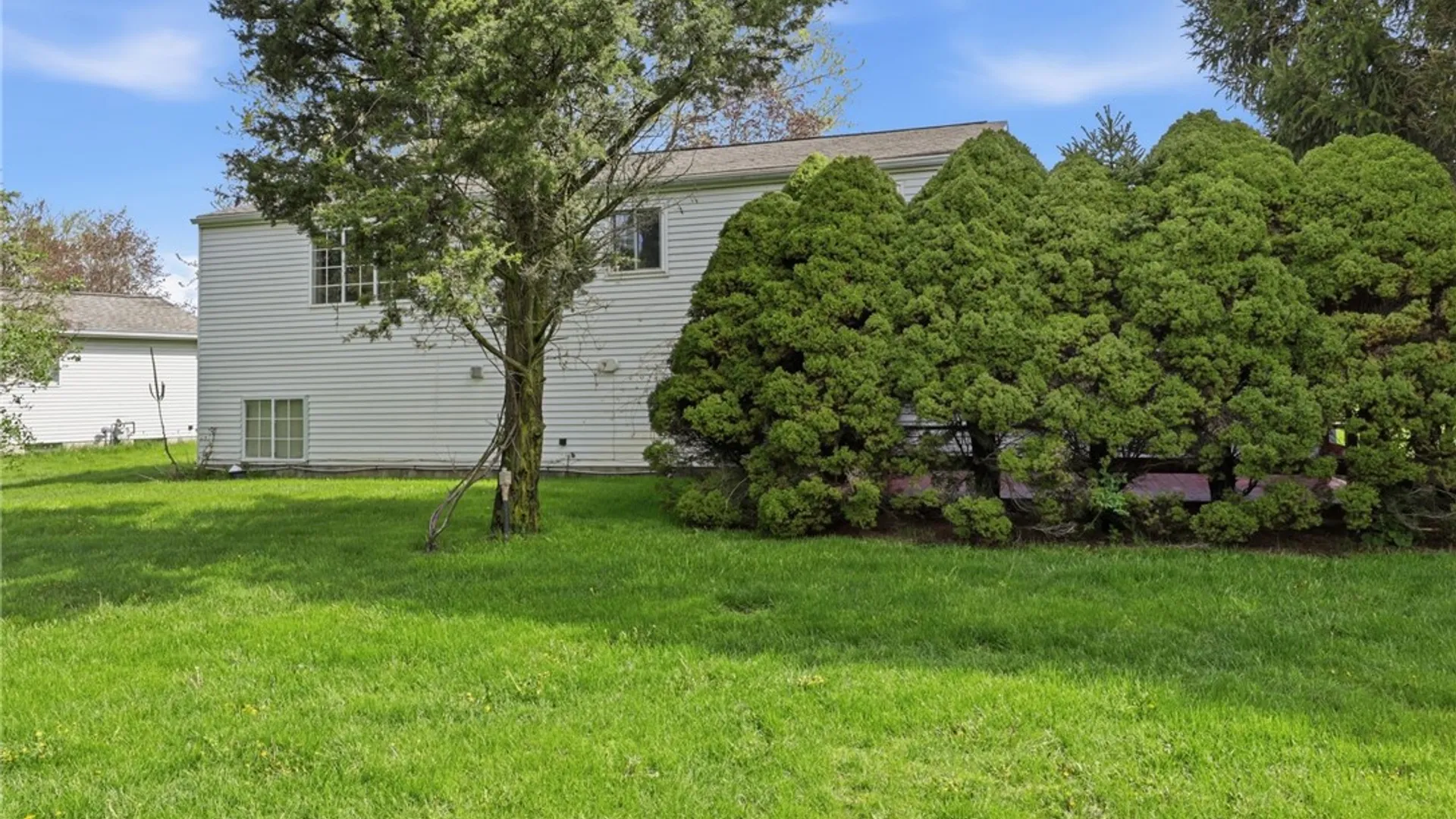 Property at 43 Trotter Drive, Henrietta, NY 14467 35