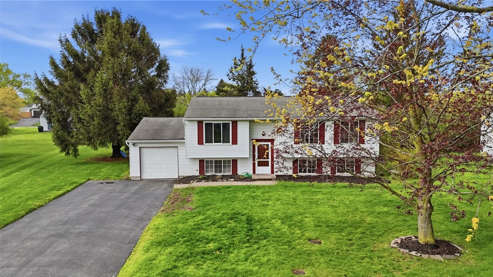 Property at 43 Trotter Drive, Henrietta, NY 14467 37