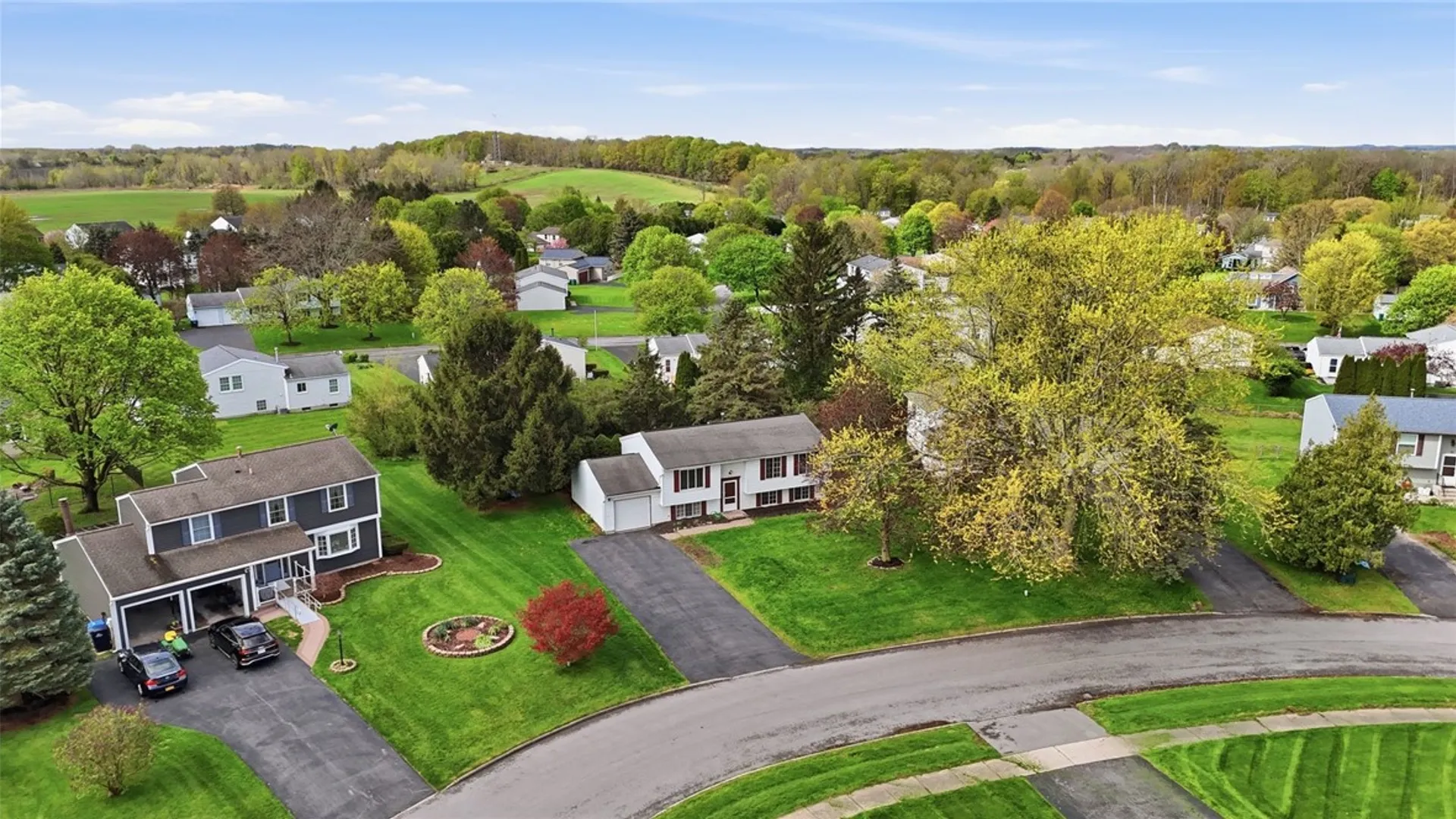 Property at 43 Trotter Drive, Henrietta, NY 14467 40