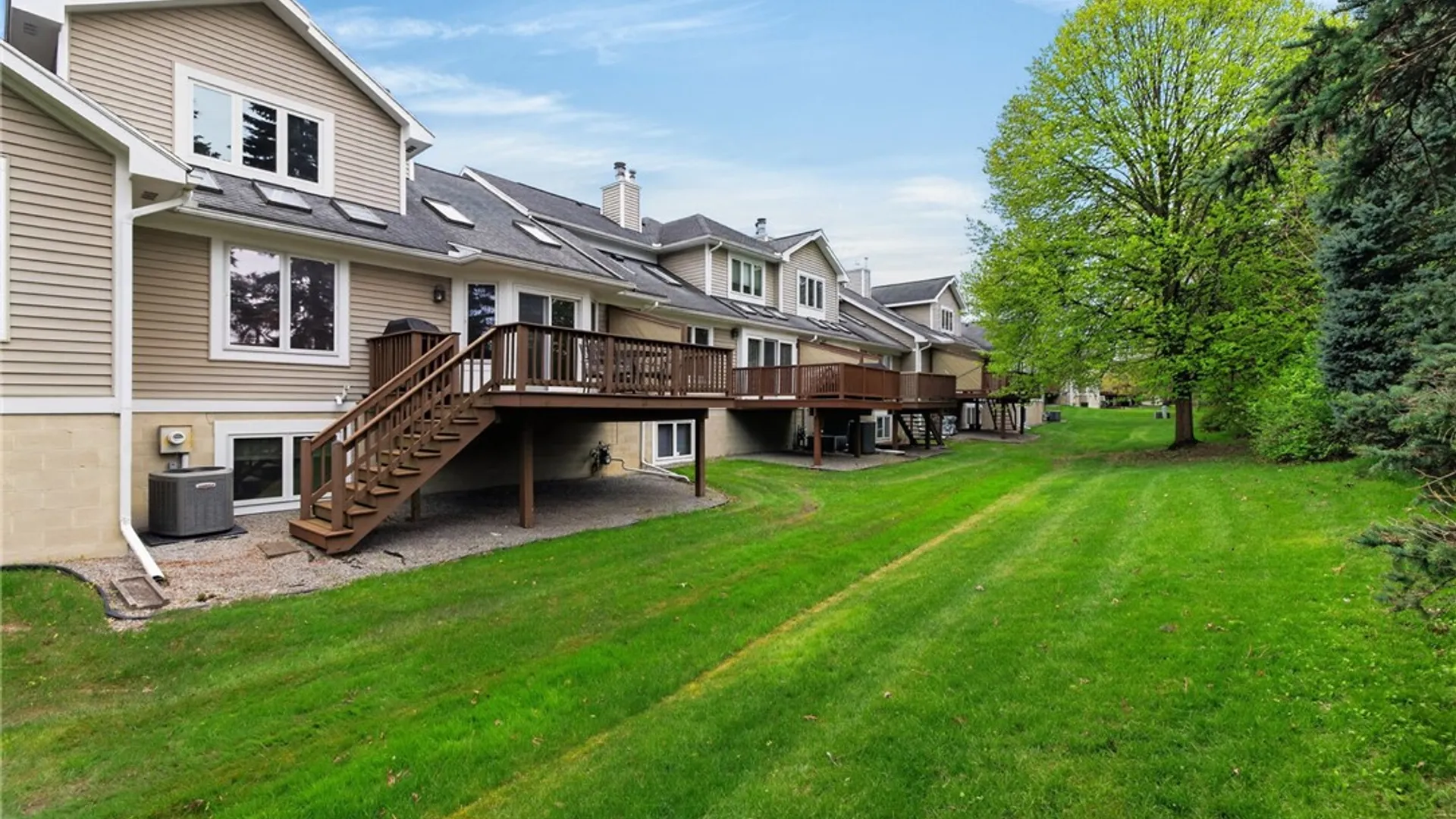 Property at 21 Waterford Circle, Henrietta, NY 14618 30