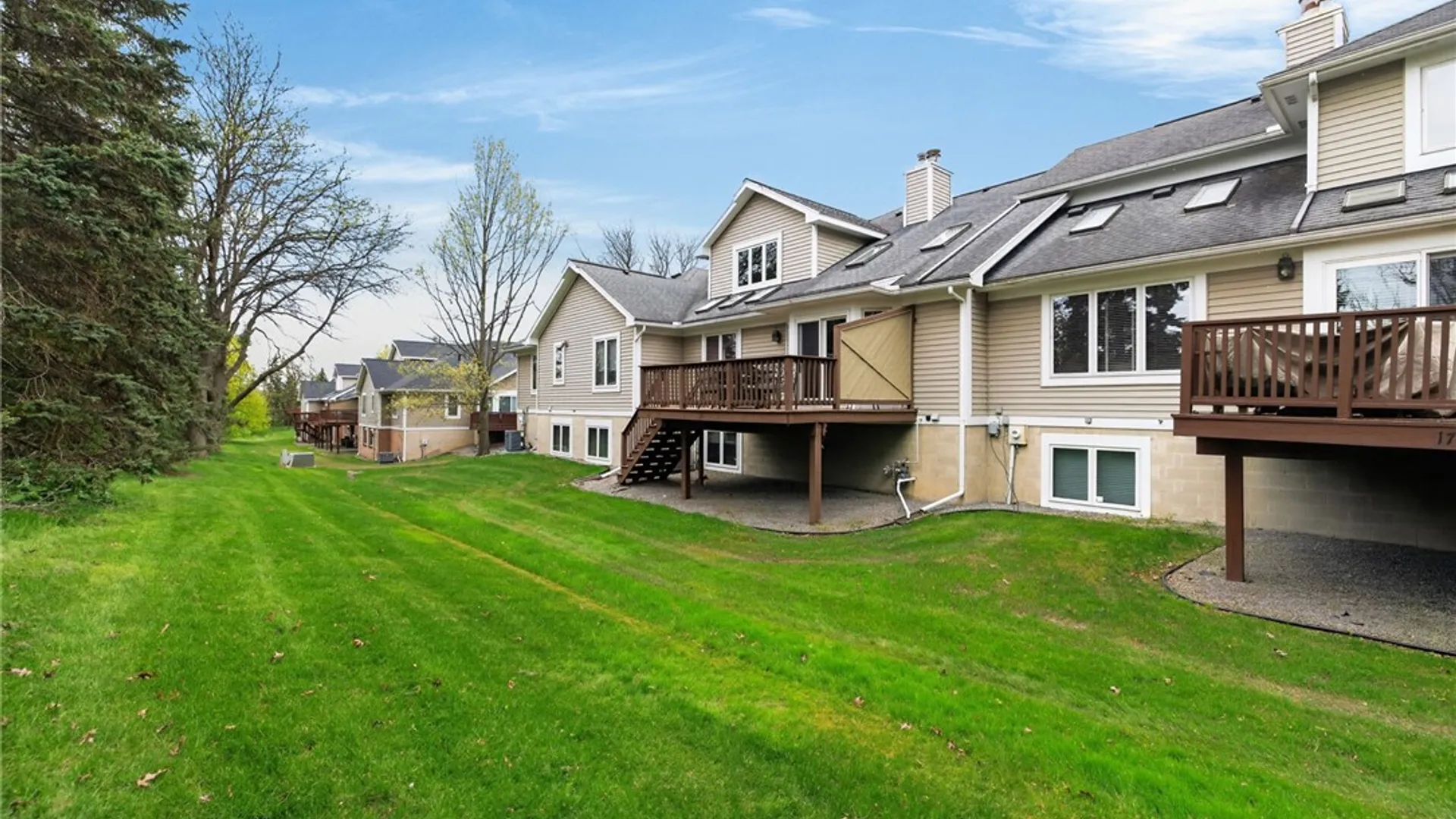 Property at 21 Waterford Circle, Henrietta, NY 14618 31