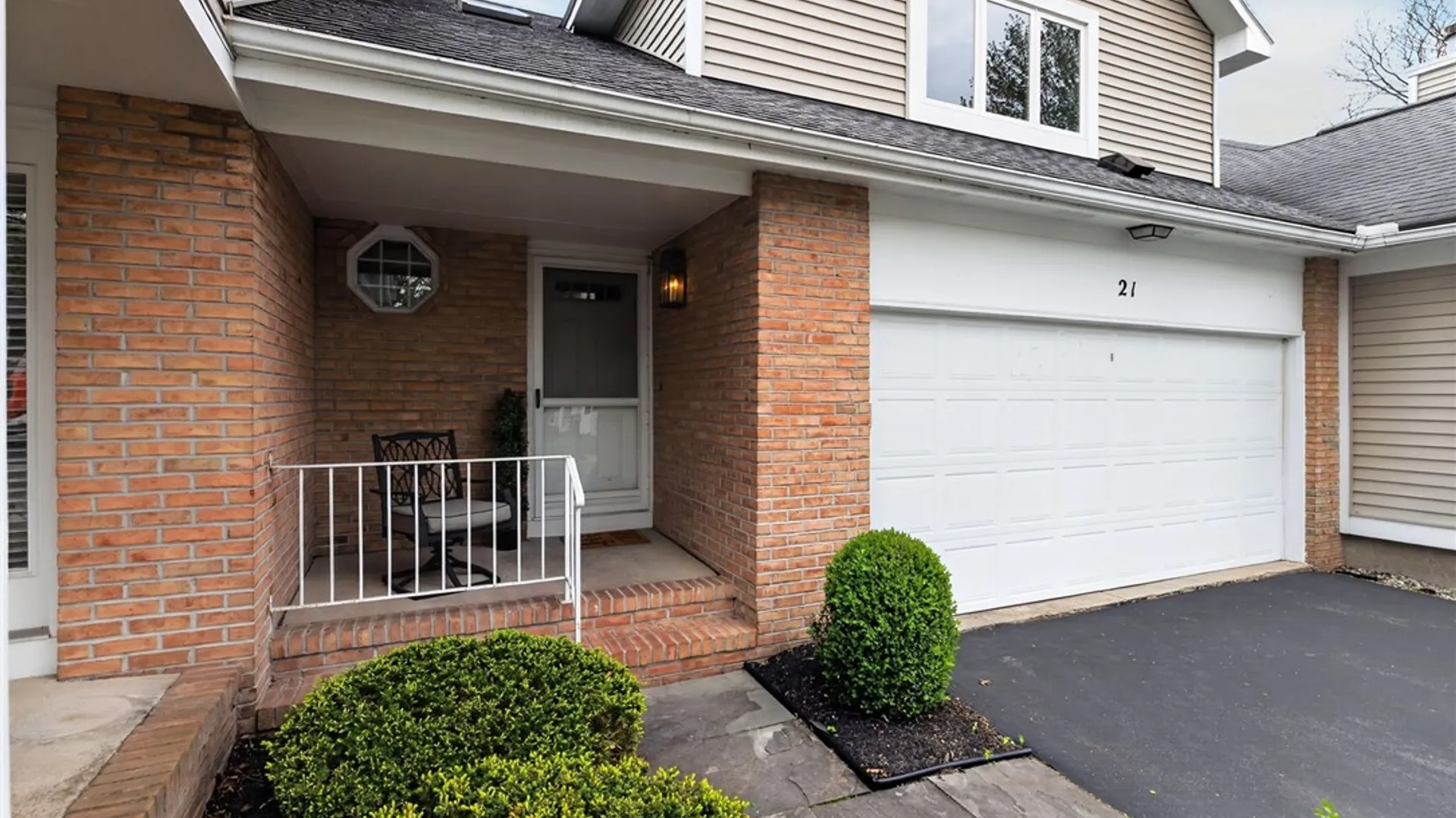 Property at 21 Waterford Circle, Henrietta, NY 14618 4