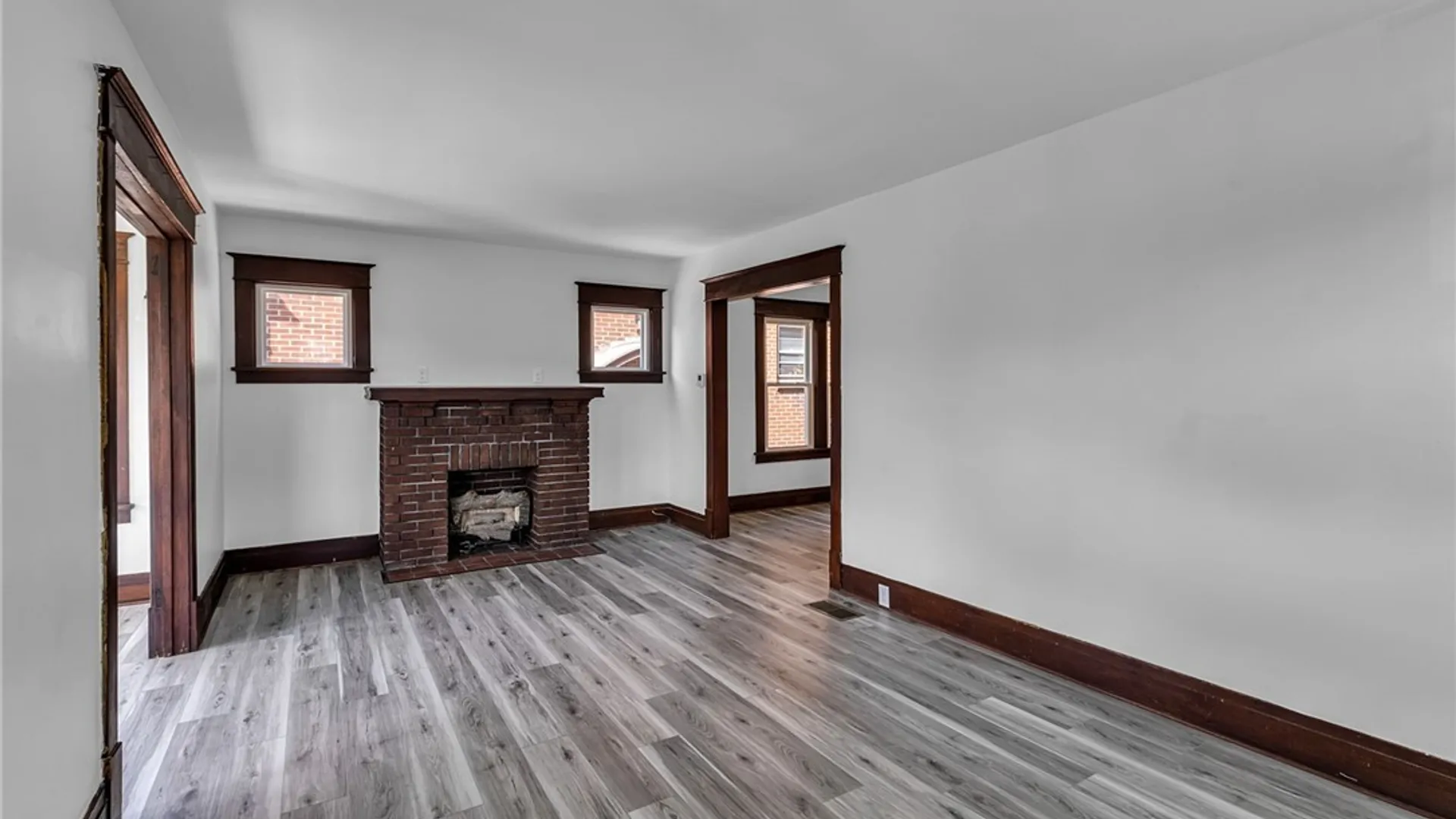 Property at 17 Olcott Place, Cheektowaga, NY 14225 4