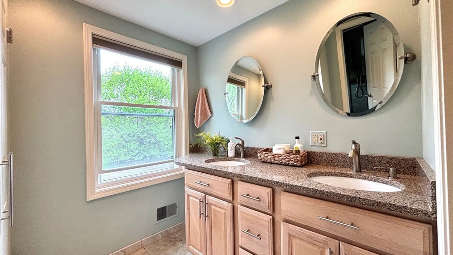 Property at 64 Framingham Lane, Pittsford, NY 14534 24