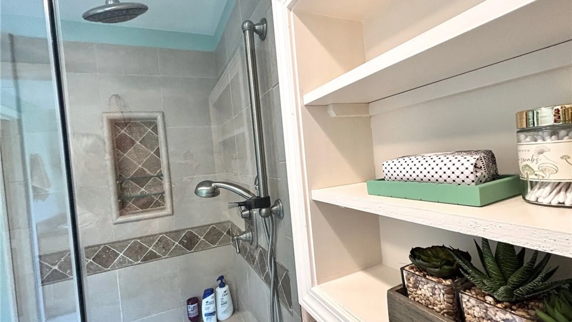 Property at 64 Framingham Lane, Pittsford, NY 14534 25