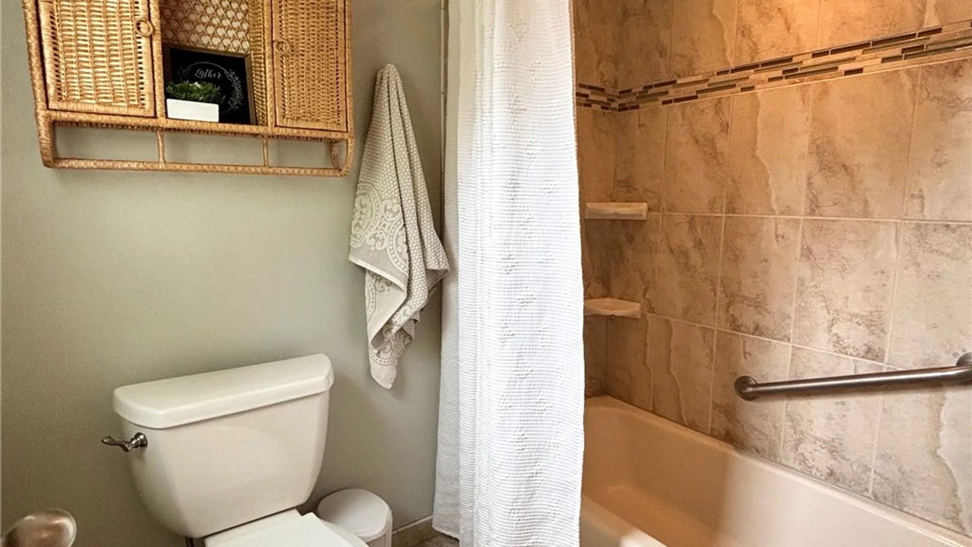 Property at 64 Framingham Lane, Pittsford, NY 14534 31