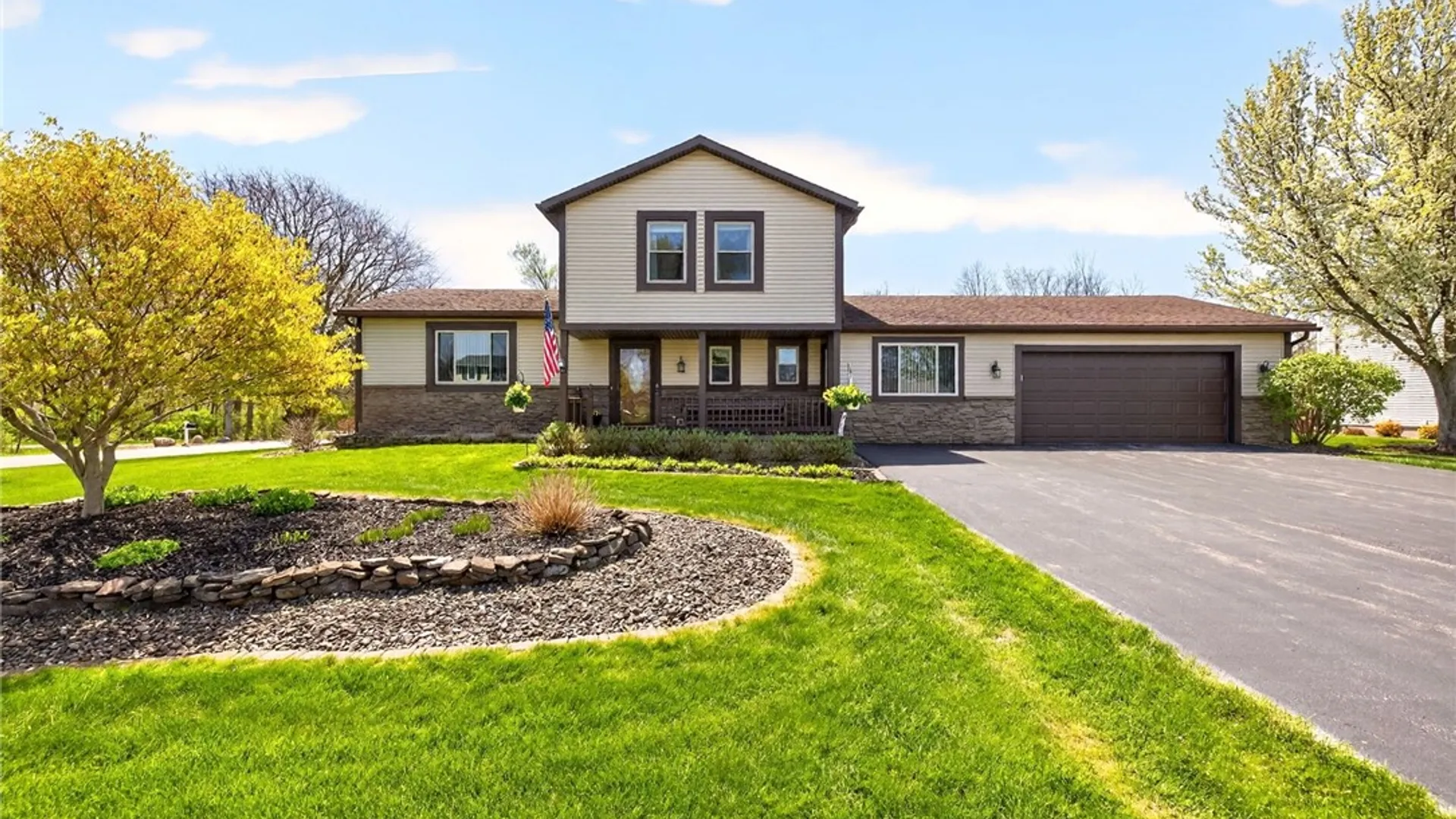 Property at 41 Woodstock Lane, Clarkson, NY 14420 4