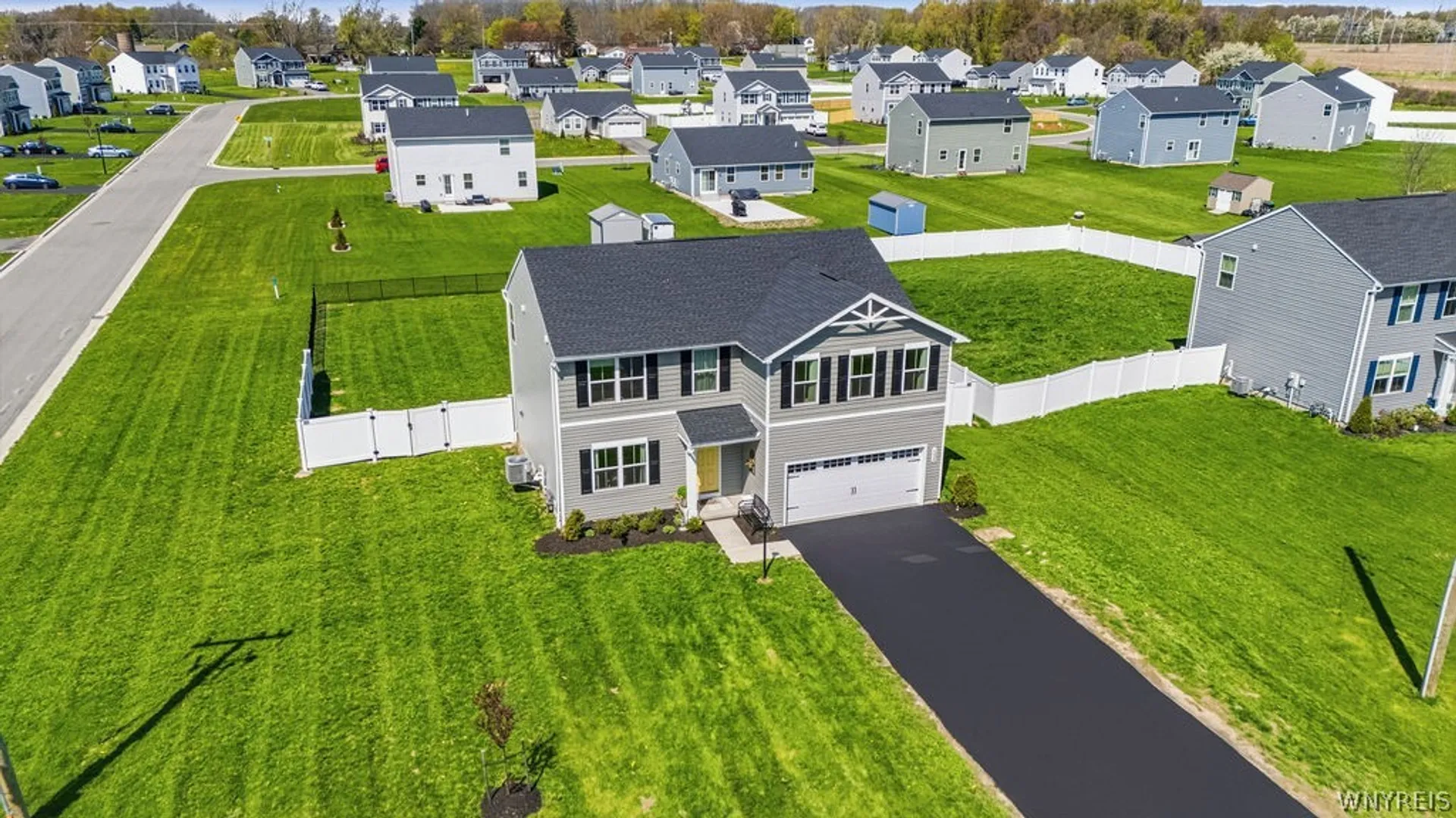 Property at 6228 Hoover Road, Wheatfield, NY 14132 3