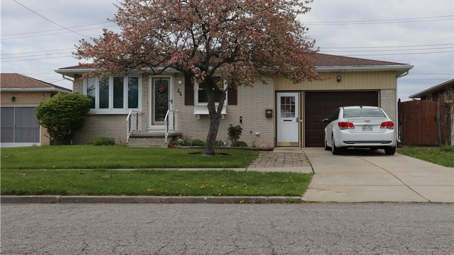 Property at 26 Caroline Lane, Cheektowaga, NY 14043 2