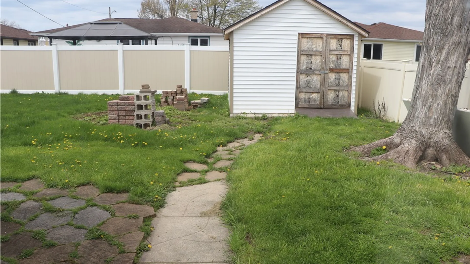 Property at 26 Caroline Lane, Cheektowaga, NY 14043 28
