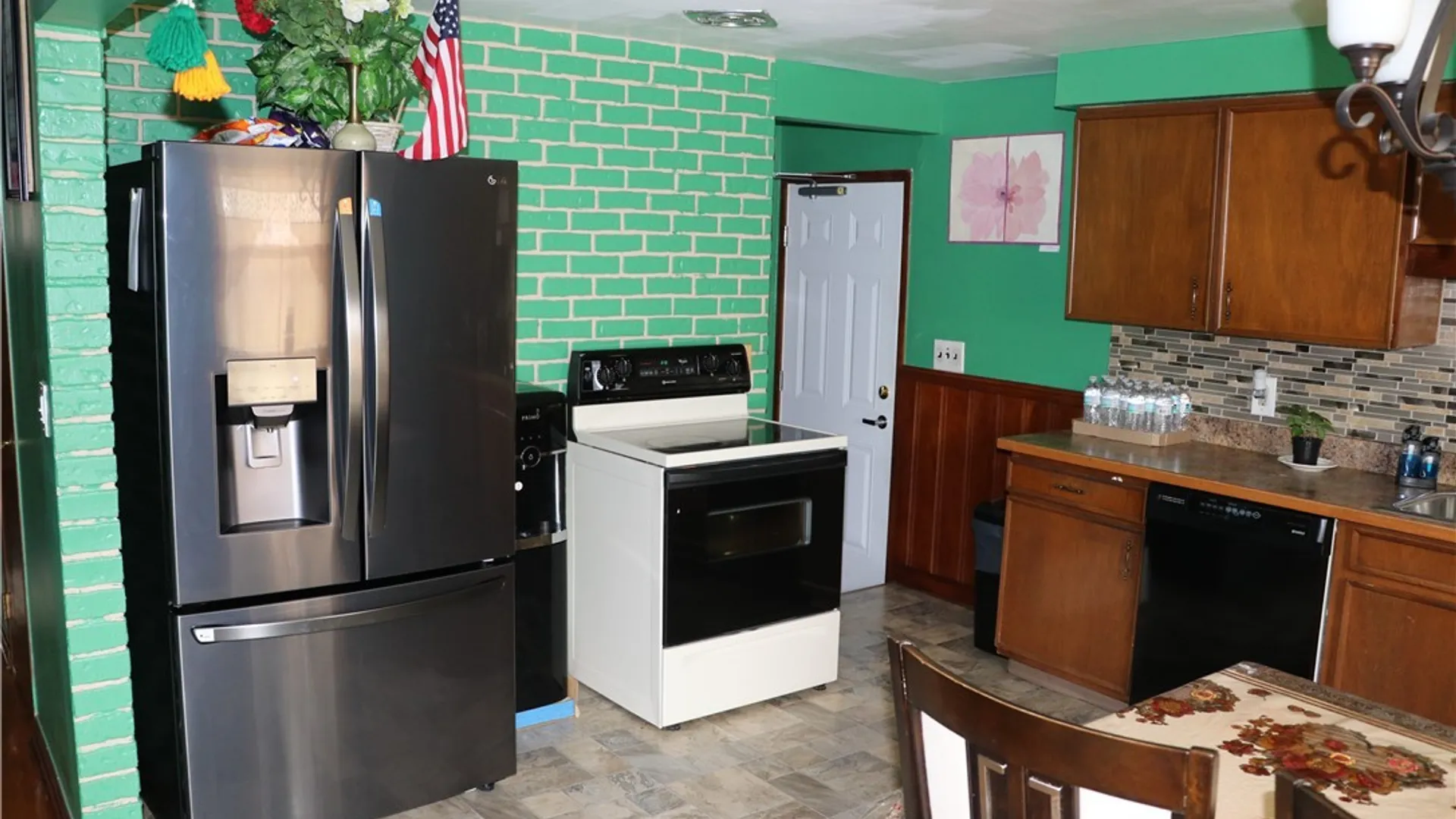 Property at 26 Caroline Lane, Cheektowaga, NY 14043 5