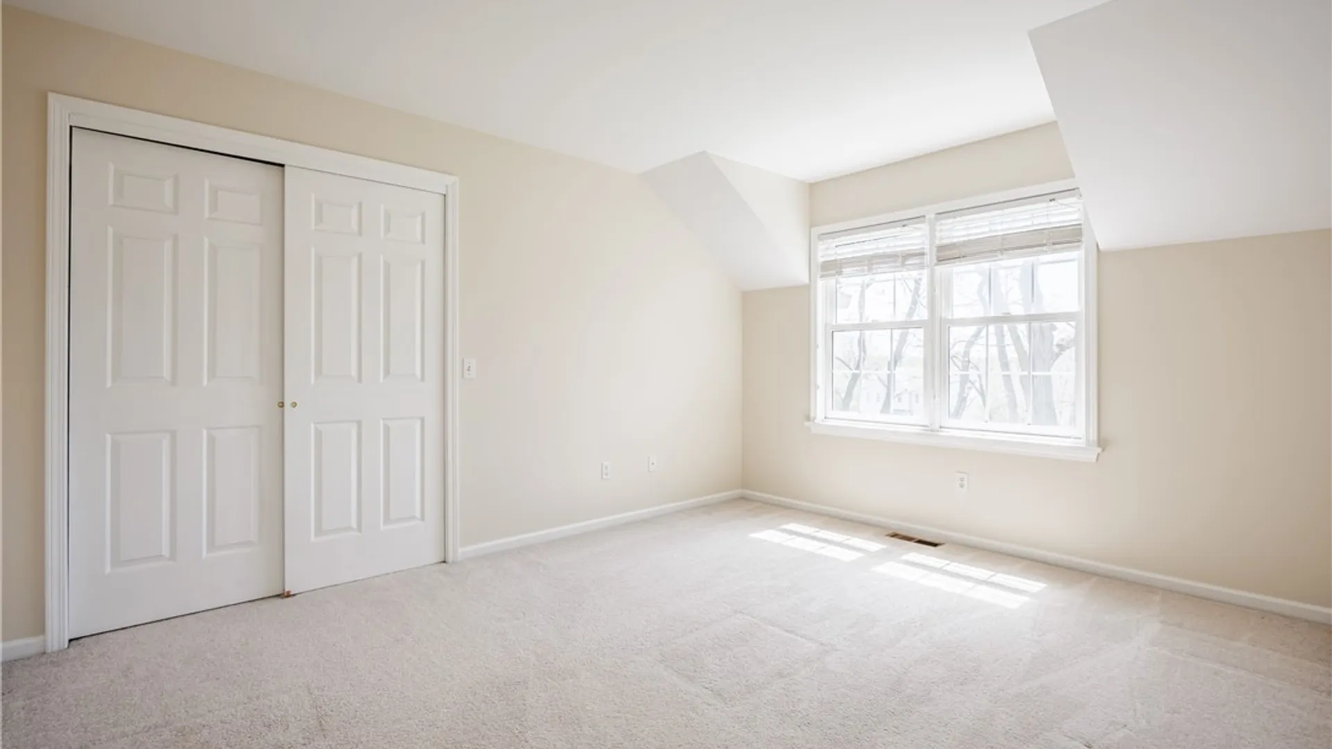 Property at 6 Bowns Hill Lane, Perinton, NY 14450 30