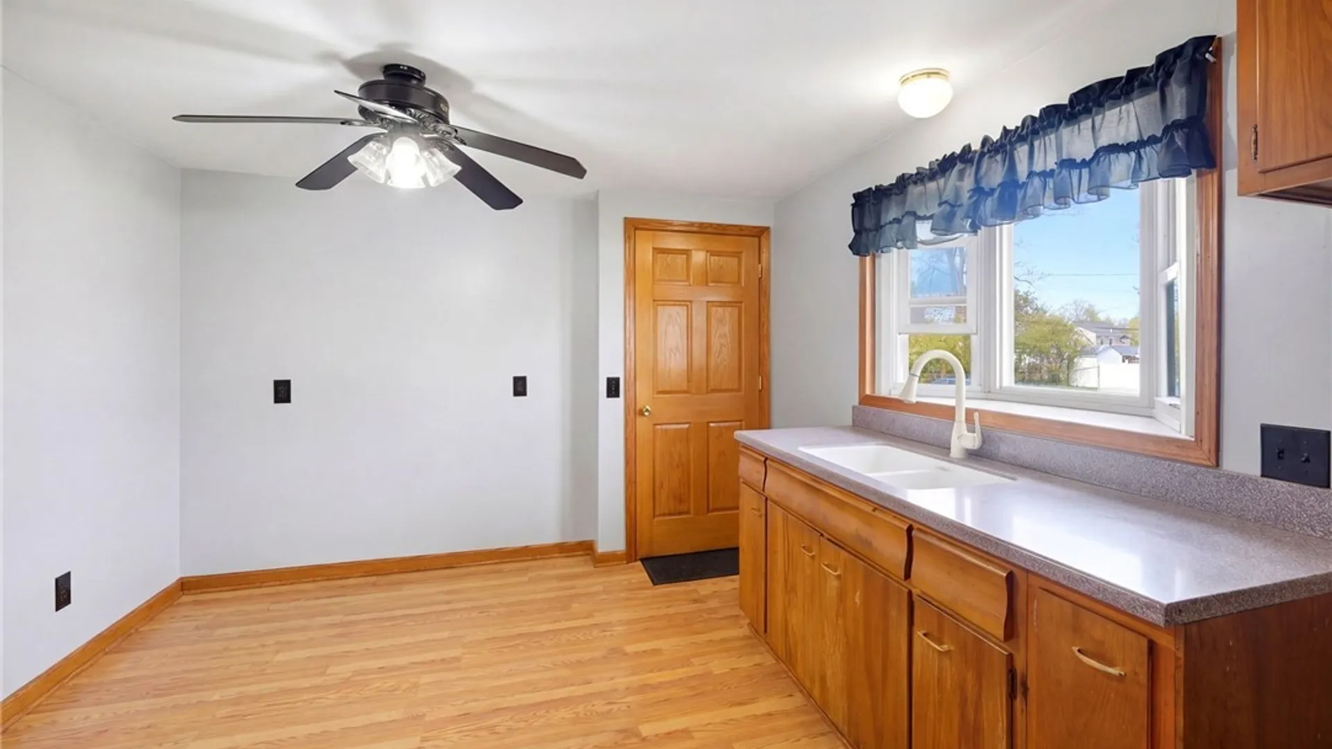 Property at 180 Mcconkey Drive, Tonawanda, NY 14223 10