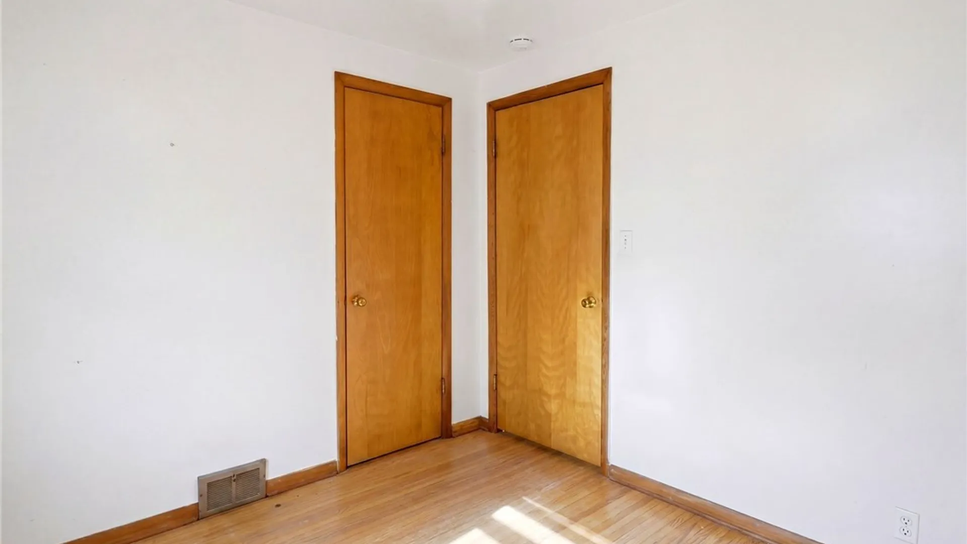 Property at 180 Mcconkey Drive, Tonawanda, NY 14223 12