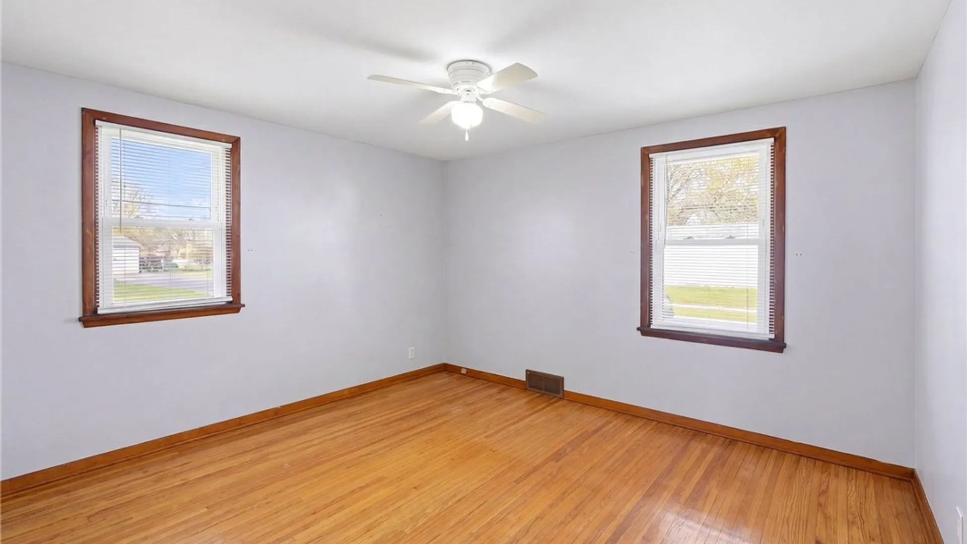 Property at 180 Mcconkey Drive, Tonawanda, NY 14223 13