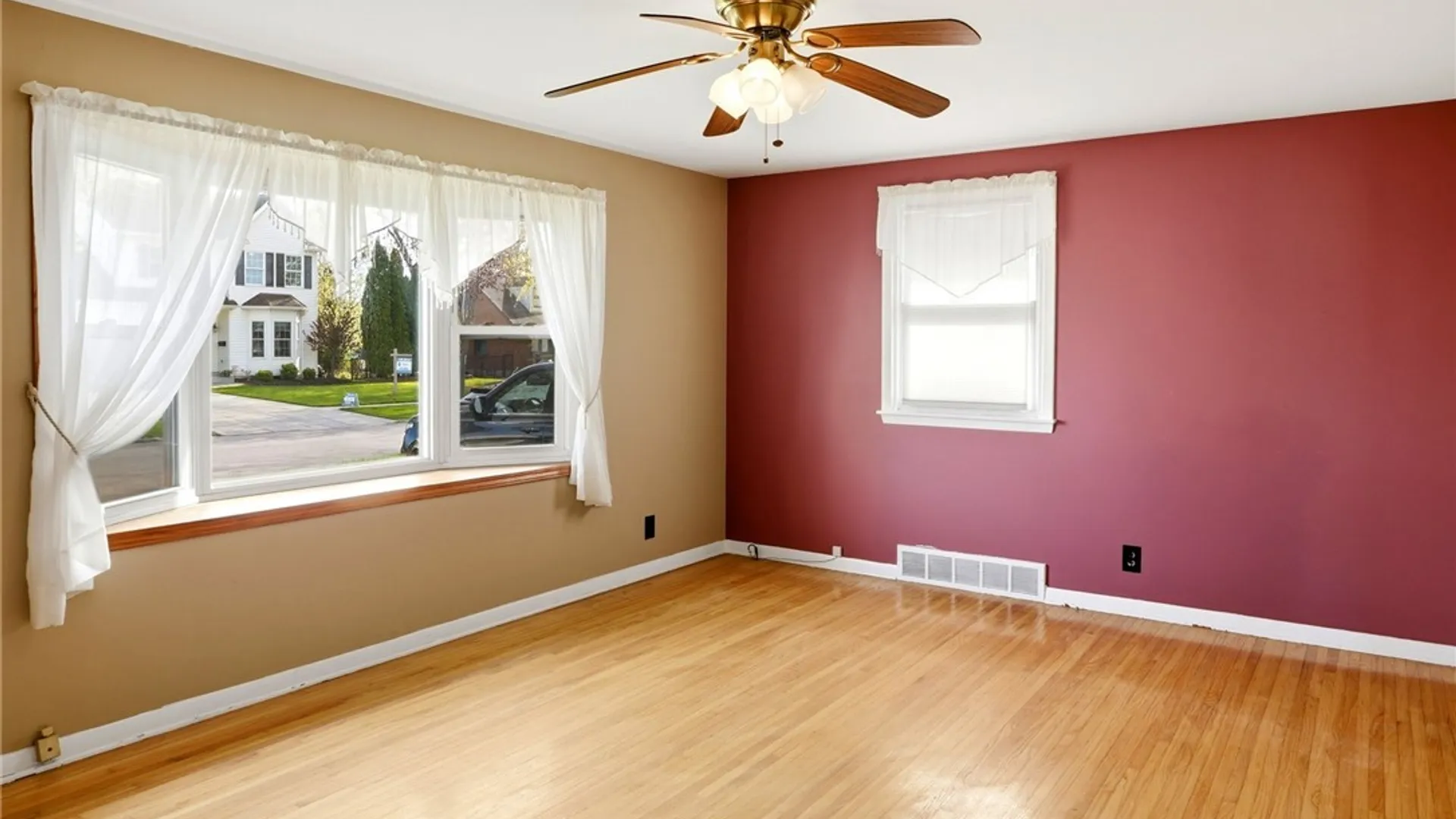 Property at 180 Mcconkey Drive, Tonawanda, NY 14223 3